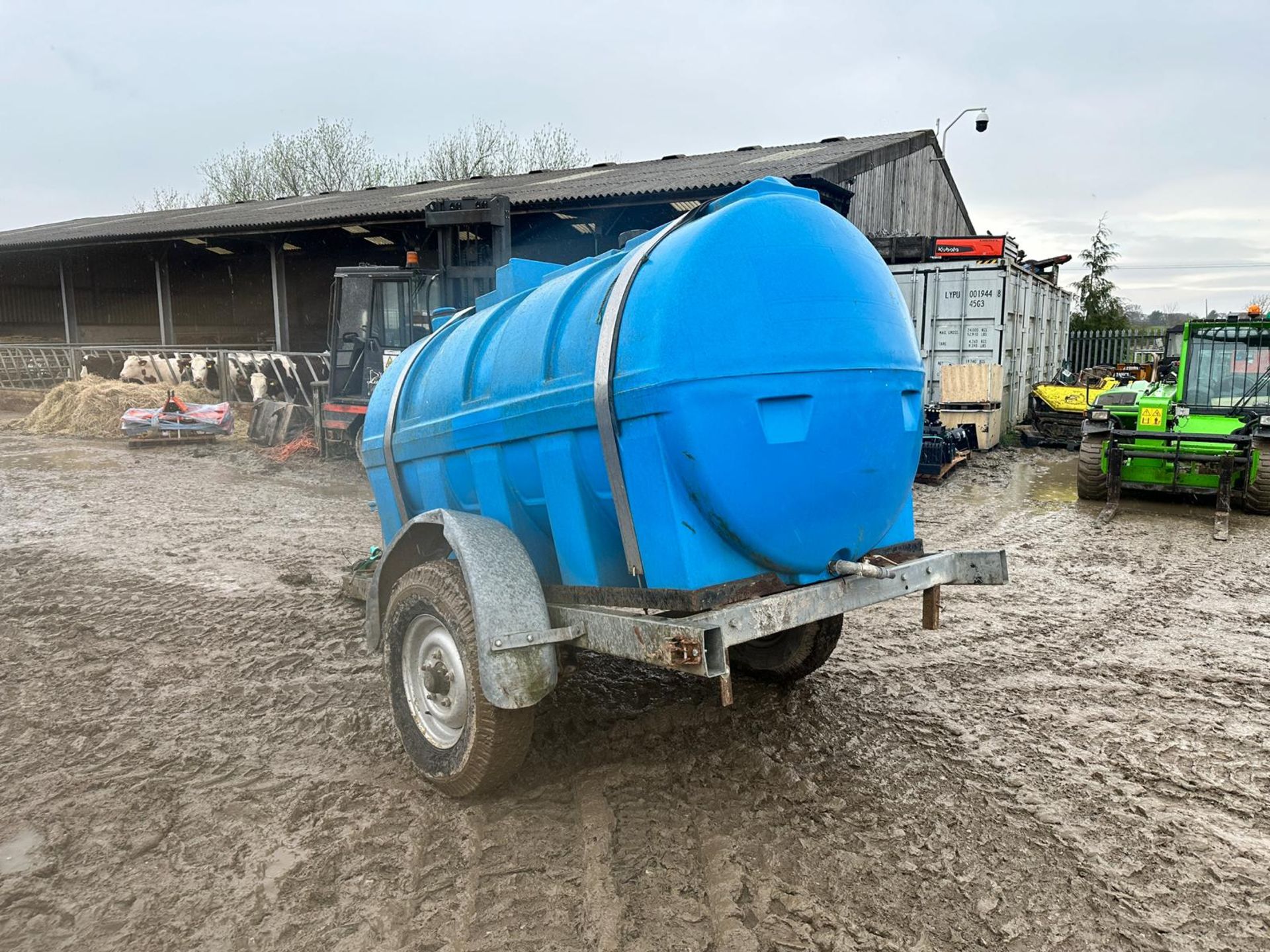 2010 MAIN H2500 SINGLE AXLE WATER BOWSER *PLUS VAT* - Image 3 of 11