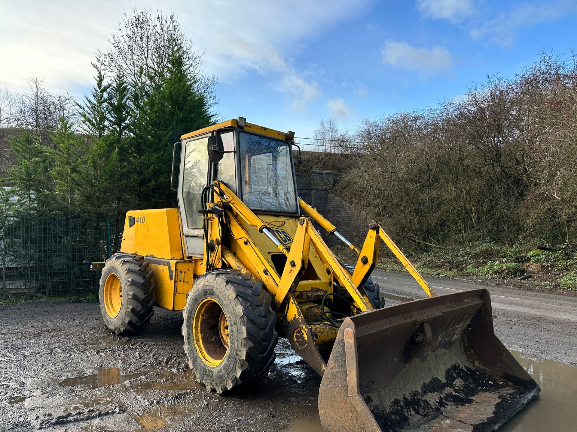 JCB 410 LOADING SHOVEL *PLUS VAT*