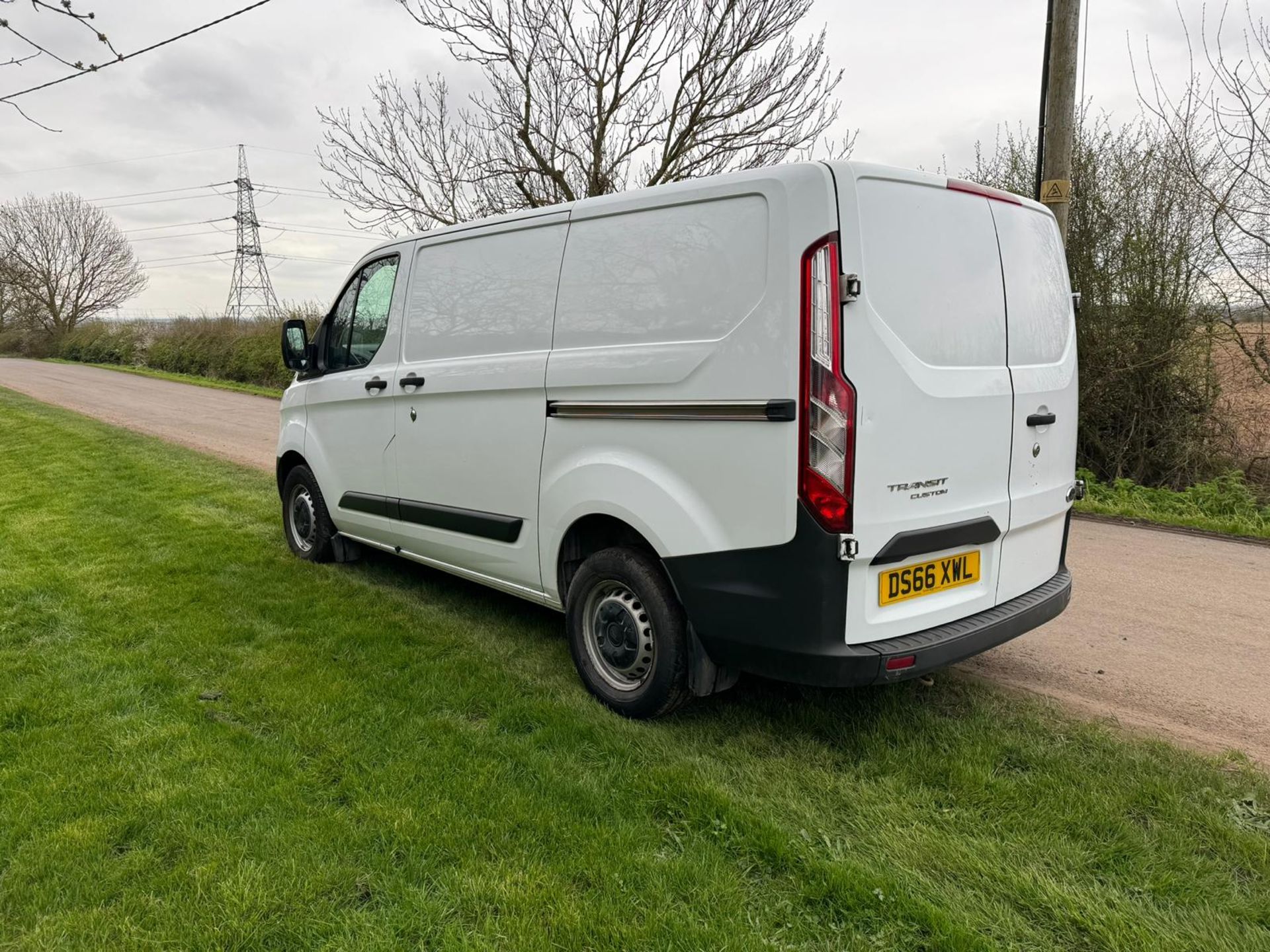 2016/66 REG FORD TRANSIT CUSTOM 290 2.0 DIESEL MANUAL PANEL VAN, SHOWING 1 FORMER KEEPER *PLUS VAT* - Image 5 of 13