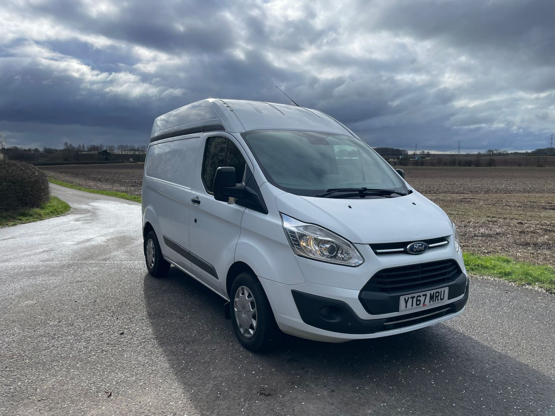 2017/67 REG FORD TRANSIT CUSTOM 290 TREND 2.0 DIESEL WHITE PANEL VAN, SHOWING 1 FORMER KEEPER