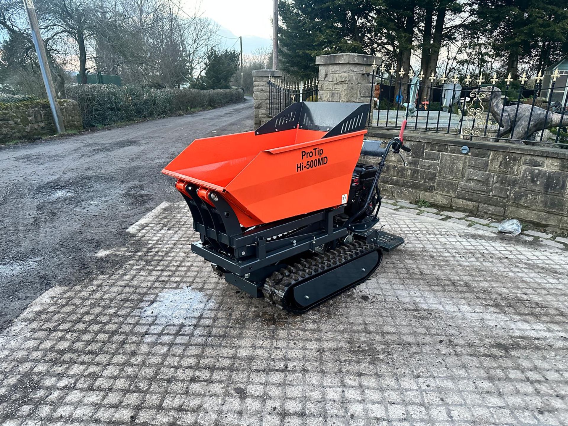 NEW/UNUSED KONSTANT PROTIP HI-500MD 500KG HIGH TIP TRACKED DUMPER *PLUS VAT* - Image 3 of 12