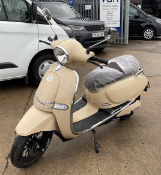 73 Reg Model 30 Roma 2000W Electric Moped *PLUS VAT*