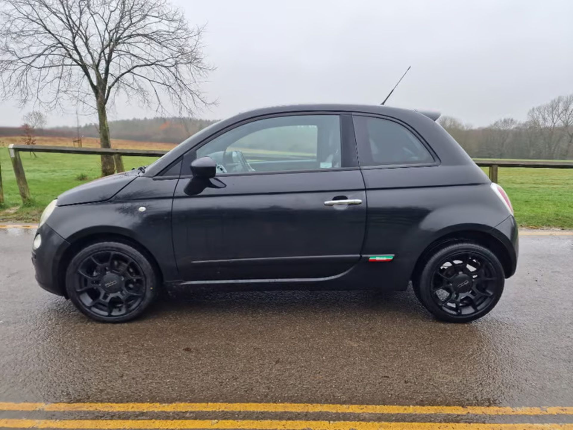 2012 FIAT 500 TWINAIR PLUS S-A BLACK HATCHBACK *NO VAT* - Image 4 of 10