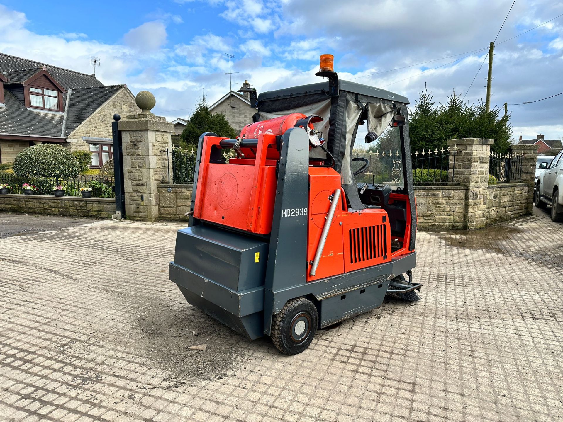 2007 HAKO JONAS 1450V RIDE ON SWEEPER *PLUS VAT* - Image 7 of 11