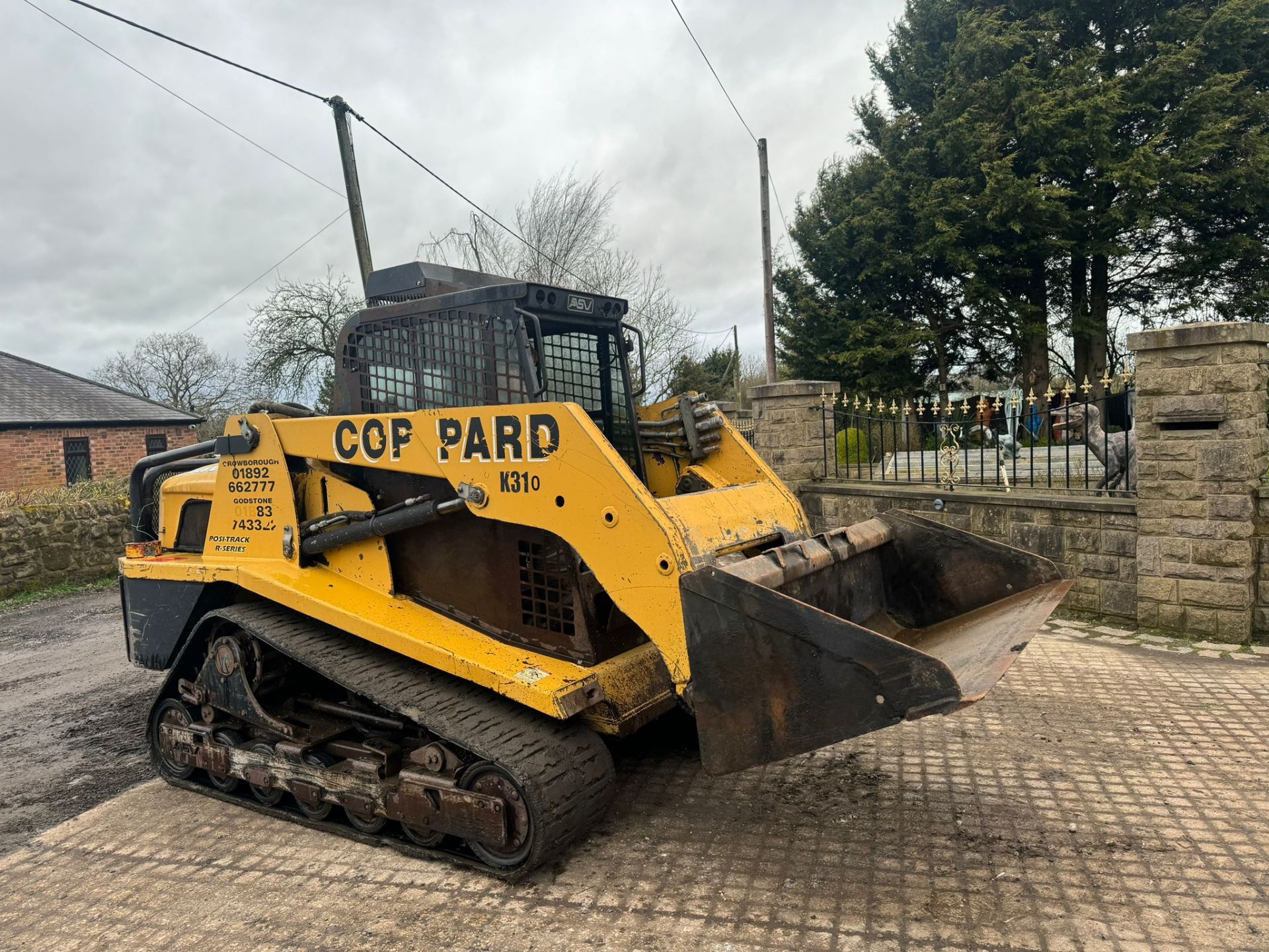 AVS RC100 POSI TRACK SKIDSTEER LOADER *PLUS VAT*