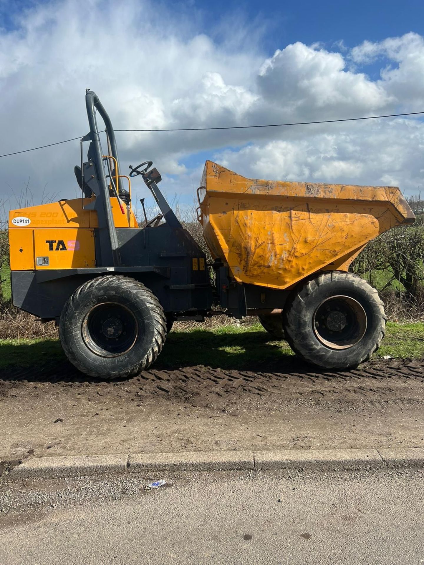 2014 TEREX 9 TON STRAIGHT TIP DUMPER *PLUS VAT* - Image 3 of 10