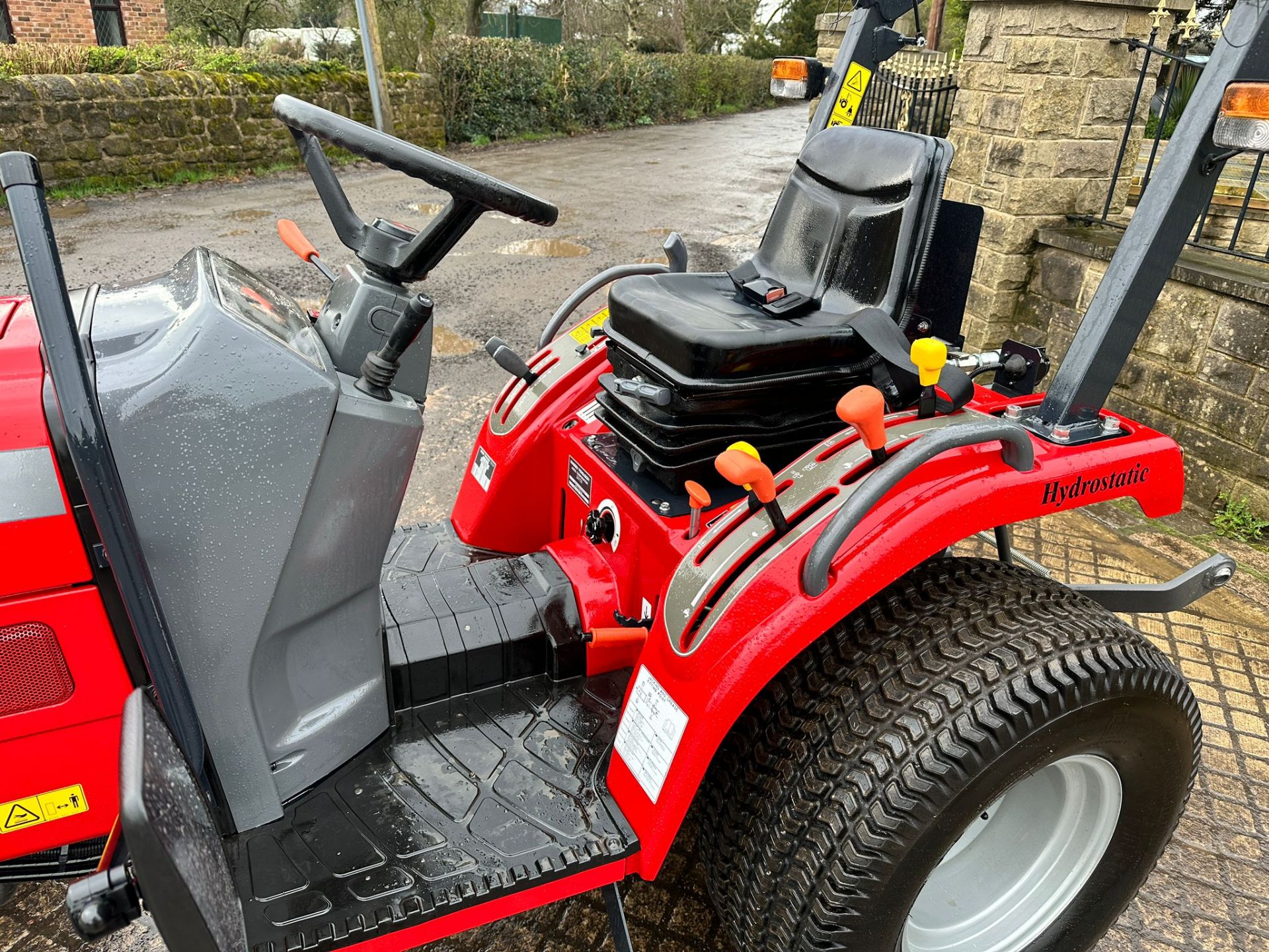 NEW/UNUSED MASSEY FERGUSON 1525 25HP 4WD COMPACT TRACTOR *PLUS VAT* - Image 12 of 16