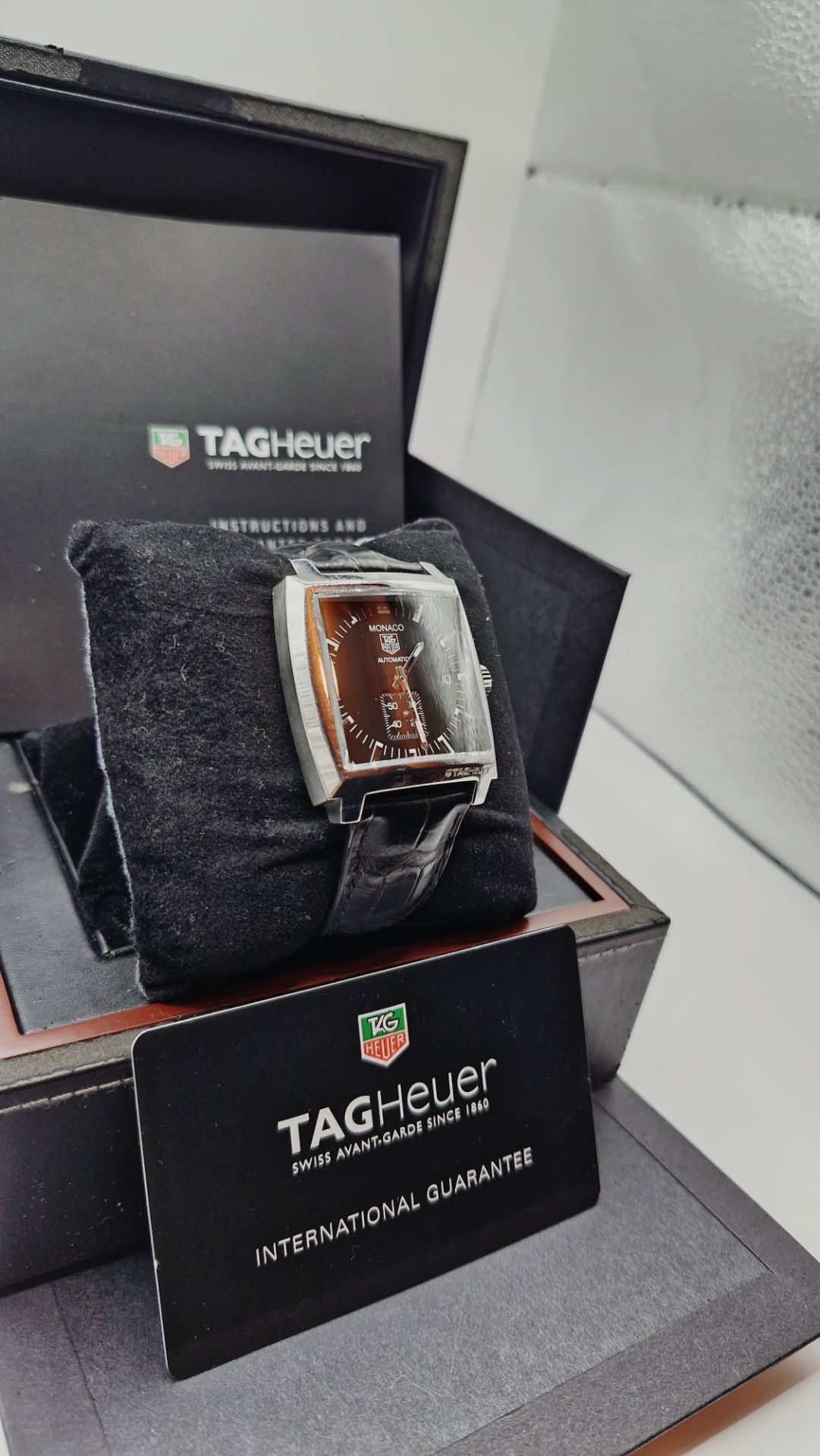 TAG HEUER MONACO CALIBRE AUTOMATIC MENS BLACK WATCH WITH BOX & GUARANTEE CARD NO VAT - Bild 4 aus 12