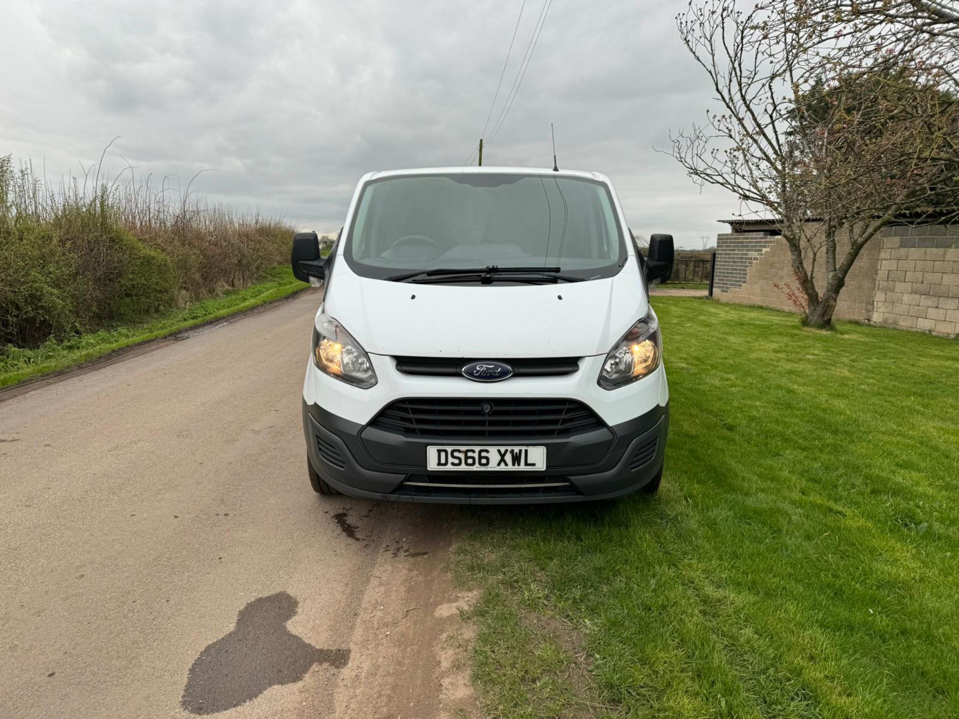 2016/66 REG FORD TRANSIT CUSTOM 290 2.0 DIESEL MANUAL PANEL VAN, SHOWING 1 FORMER KEEPER *PLUS VAT* - Image 2 of 13