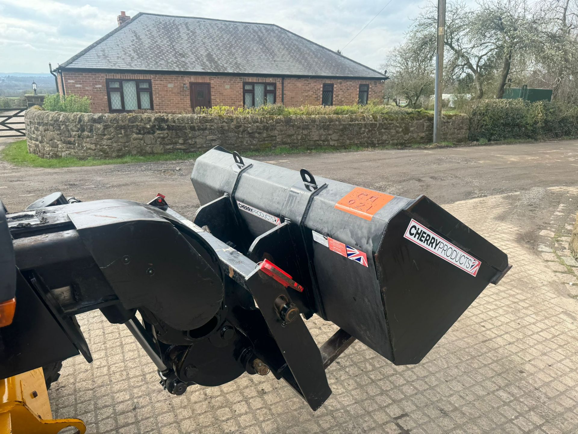 JCB 520-50 2 TON DIESEL TELESCOPIC TELEHANDLER BUCKET AND FORKS *PLUS VAT* - Image 21 of 27