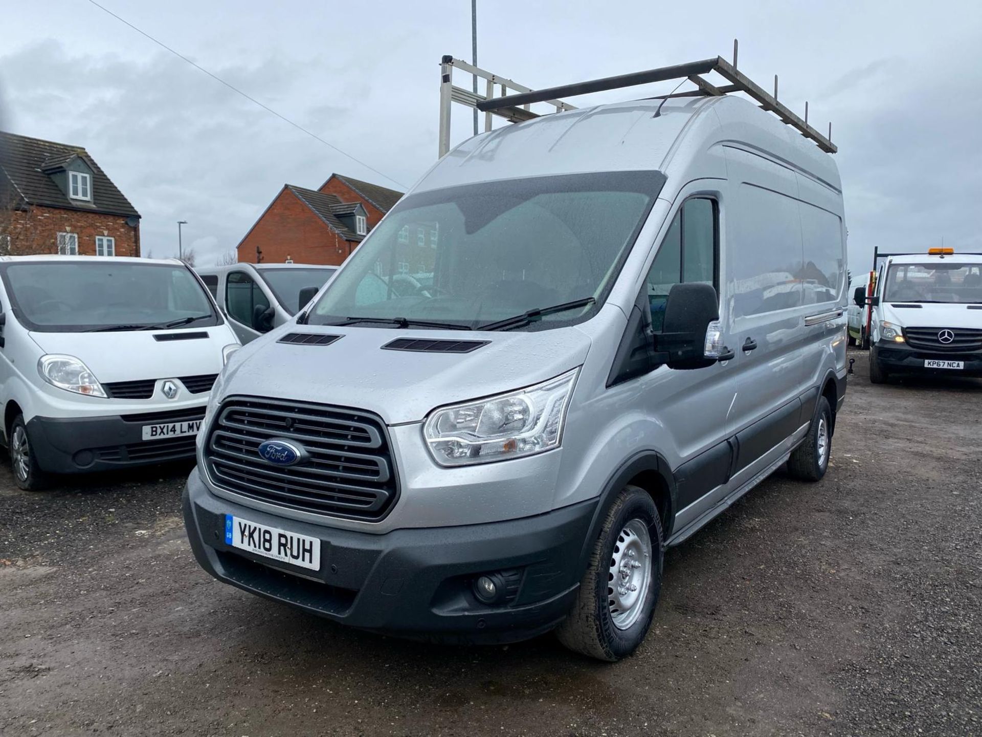 2018 FORD TRANSIT 350 SILVER PANEL VAN - WINDOW FITTER - GLASS RAIL VAN *NO VAT* - Image 4 of 21