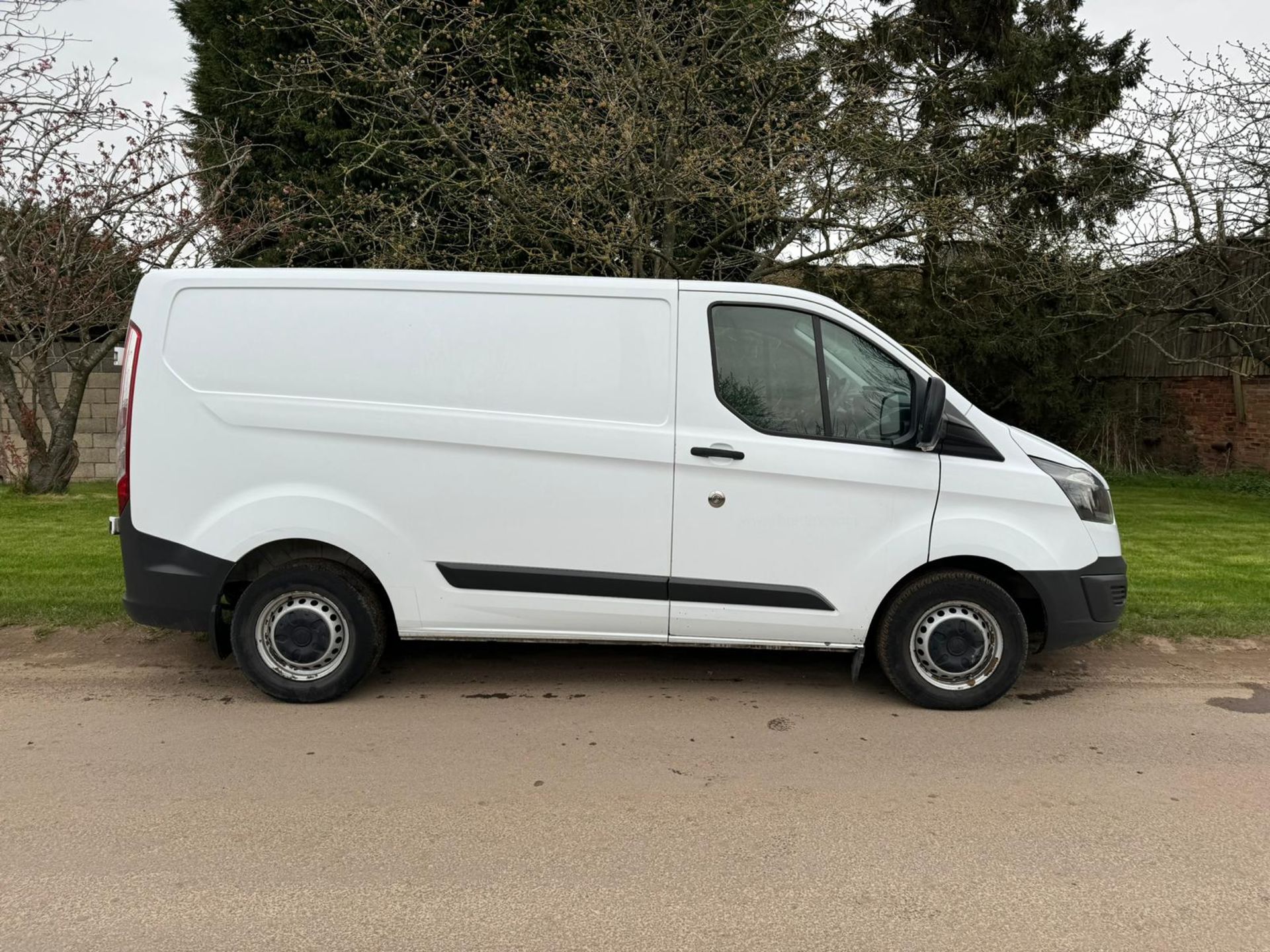 2016/66 REG FORD TRANSIT CUSTOM 290 2.0 DIESEL MANUAL PANEL VAN, SHOWING 1 FORMER KEEPER *PLUS VAT* - Image 8 of 13