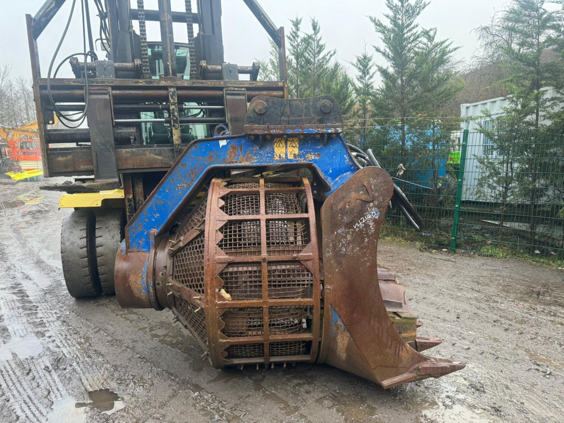 TREVI-BENNE 54” HYDRAULIC SCREENING BUCKET WITH TEETH *PLUS VAT* - Image 8 of 9