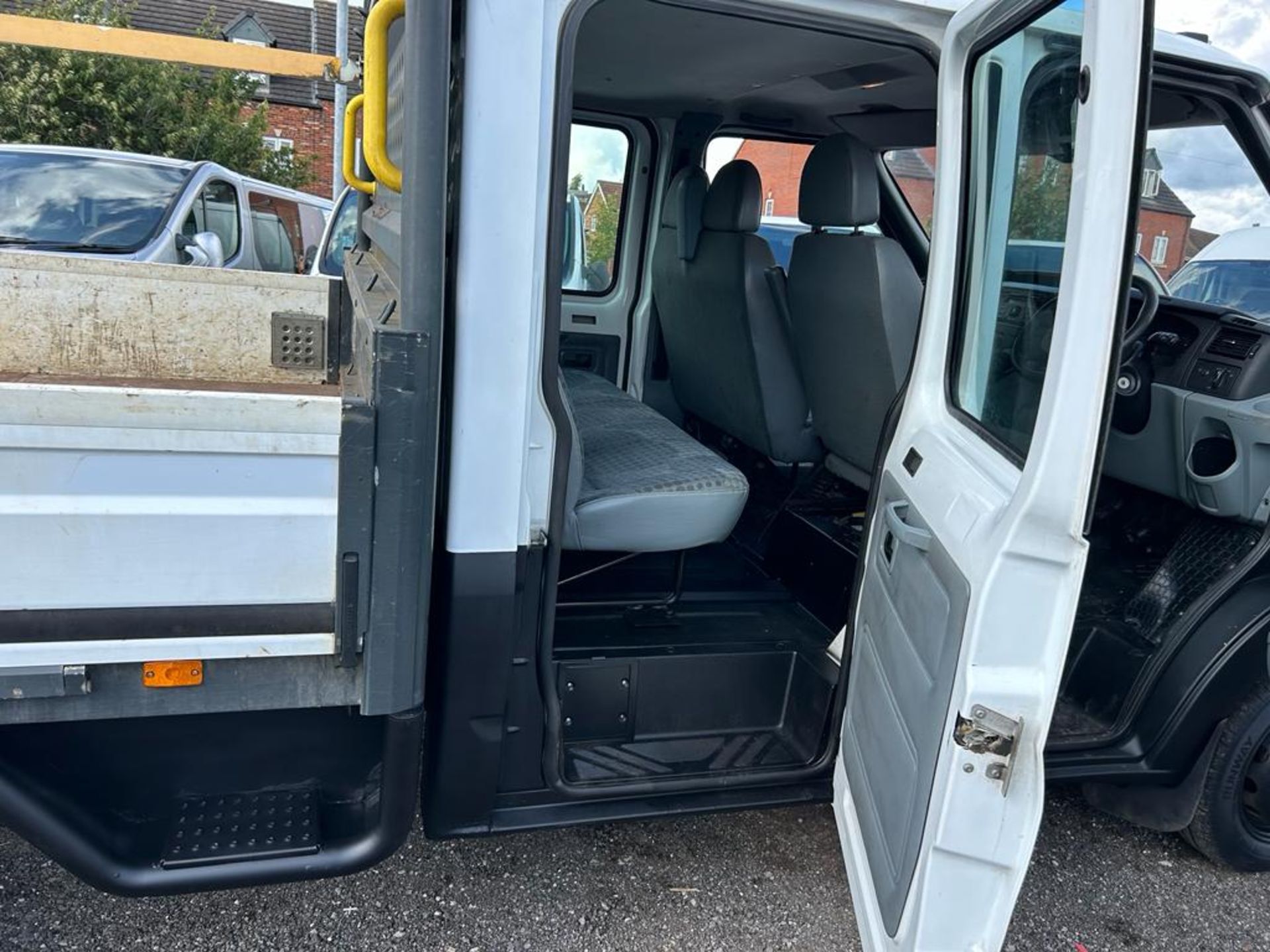 2011 FORD TRANSIT 100 T350L D/C RWD WHITE CHASSIS CAB DROPSIDE TAIL LIFT *NO VAT* - Image 14 of 14