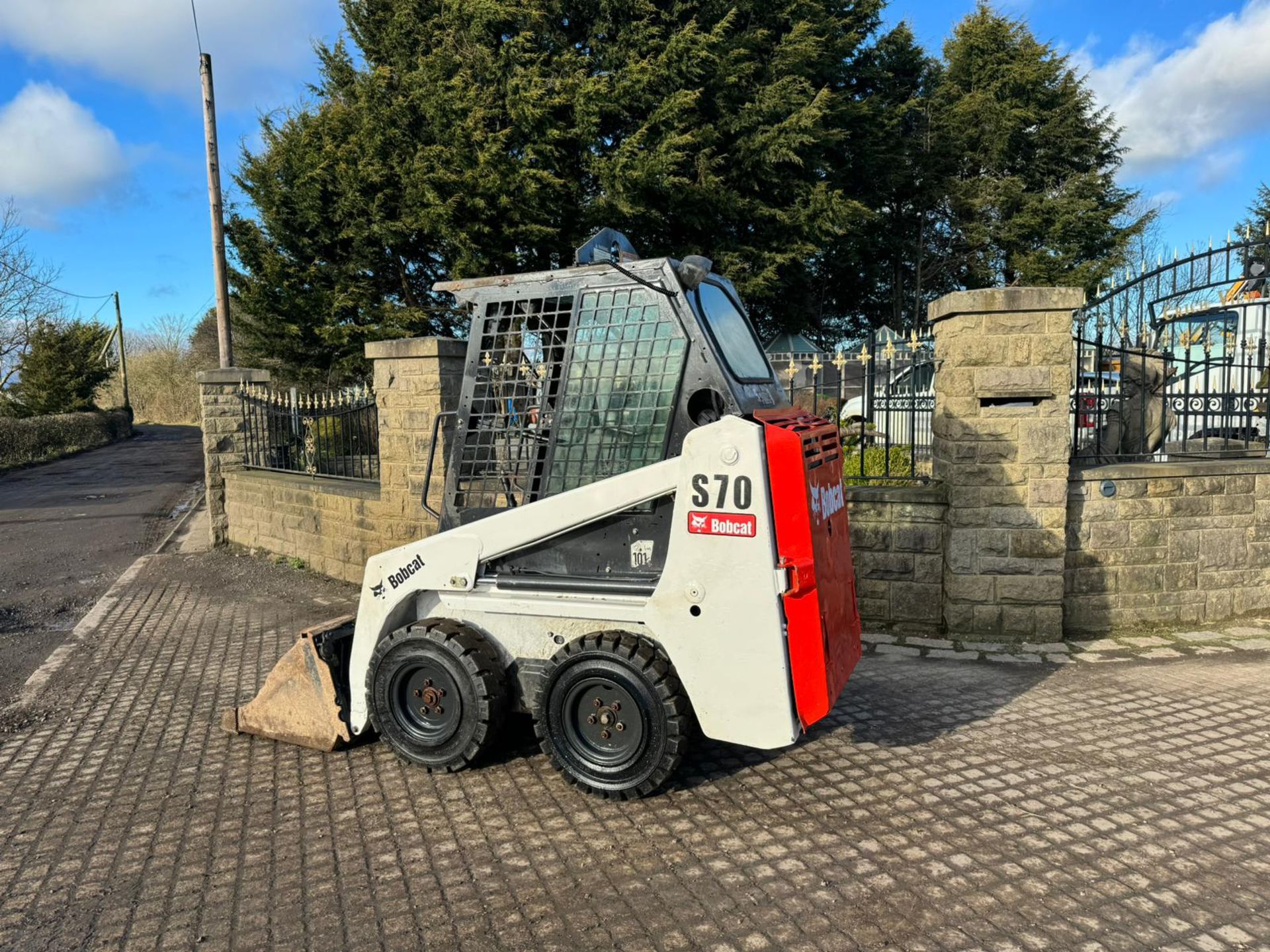 2015 BOBCAT S70 COMPACT WHEELED SKIDSTEER LOADER *PLUS VAT* - Image 3 of 18