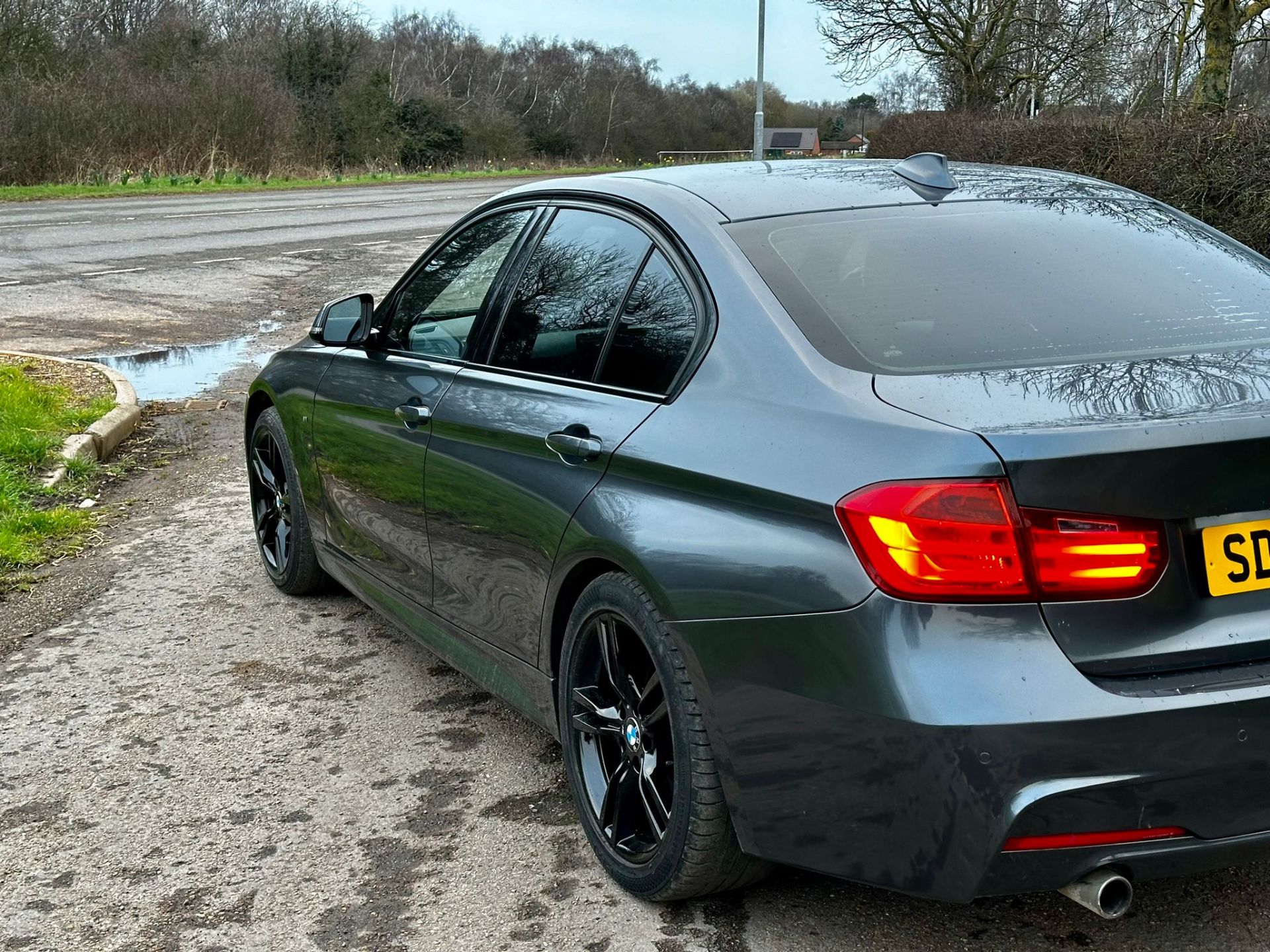 2013 BMW 318D M SPORT GREY SALON *NO VAT* - Image 5 of 22