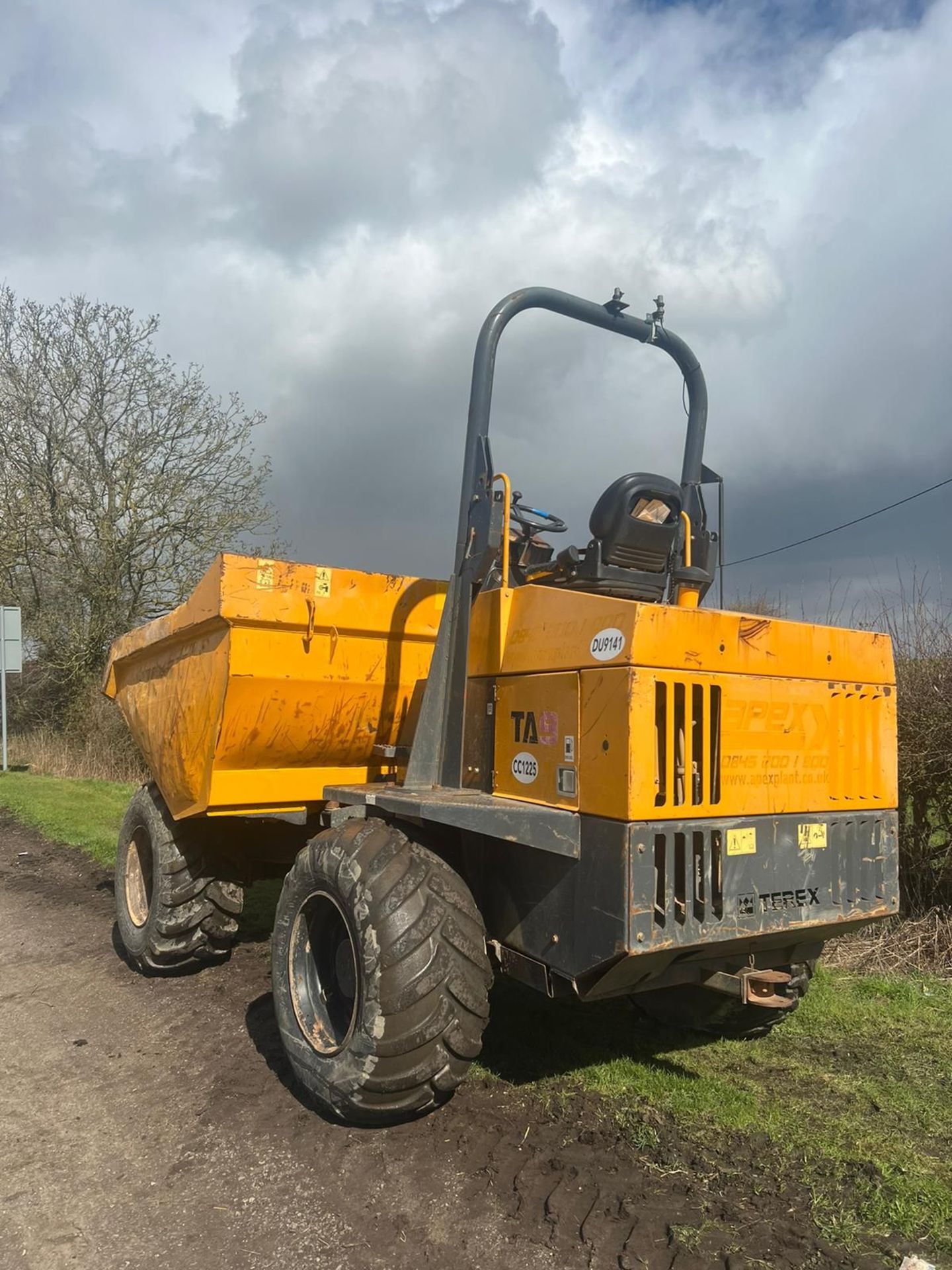 2014 TEREX 9 TON STRAIGHT TIP DUMPER *PLUS VAT* - Image 4 of 10