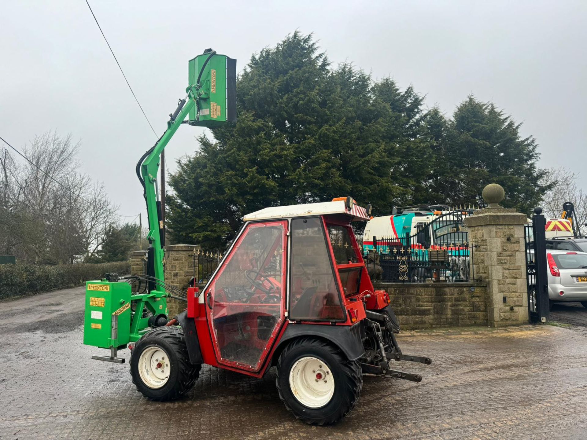 AEBI TERRATRAC TT80 4WD BANK/SLOPE TRACTOR WITH 2017 FRONTONI ELITE 450 HEDGE CUTTER *NO VAT* - Image 3 of 17