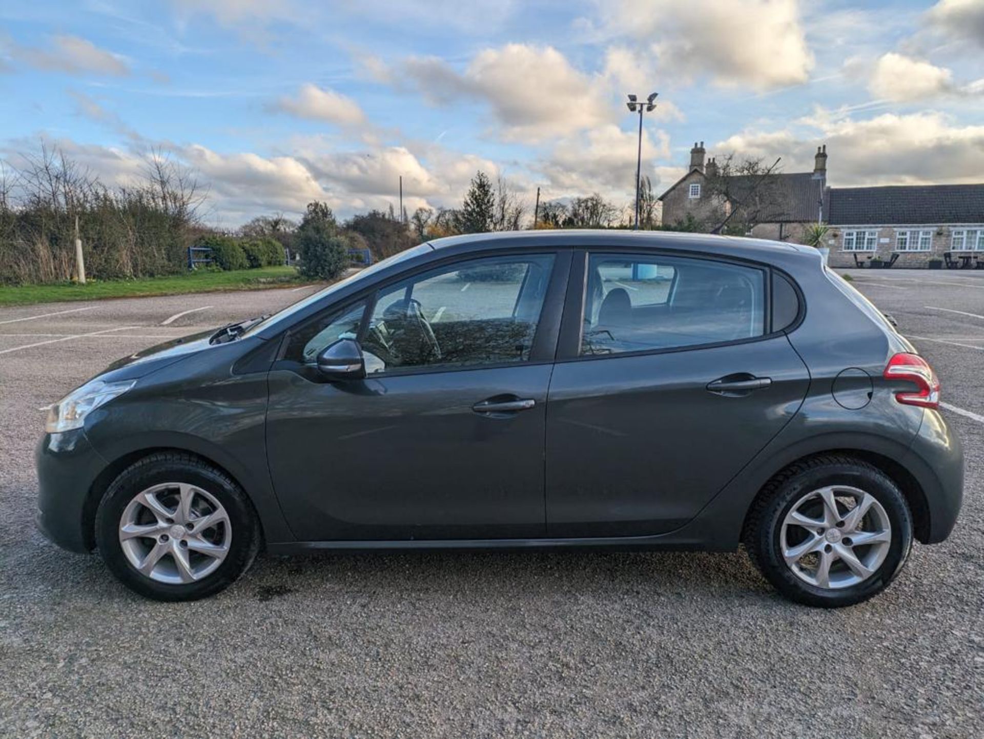 2013 PEUGEOT 208 ACTIVE GREY HATCHBACK *NO VAT* - Bild 6 aus 33