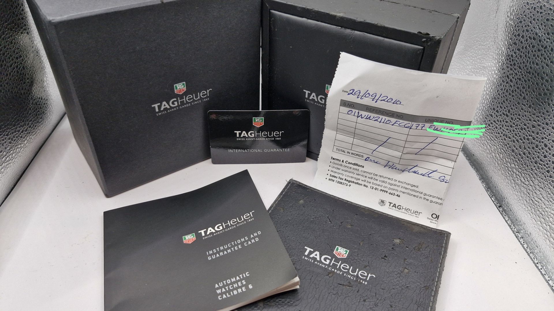 TAG HEUER MONACO CALIBRE AUTOMATIC MENS BLACK WATCH WITH BOX & GUARANTEE CARD NO VAT - Image 2 of 12