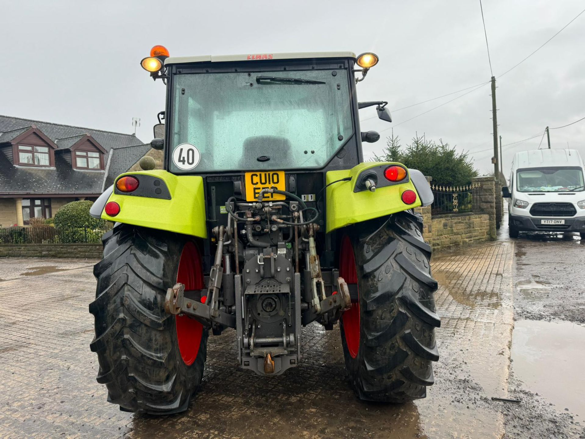 2010 CLASS AXIOS 330CX 92HP PREMIUM TRACTOR WITH QUICKE Q40 FRONT LOADER *PLUS VAT* - Image 13 of 28