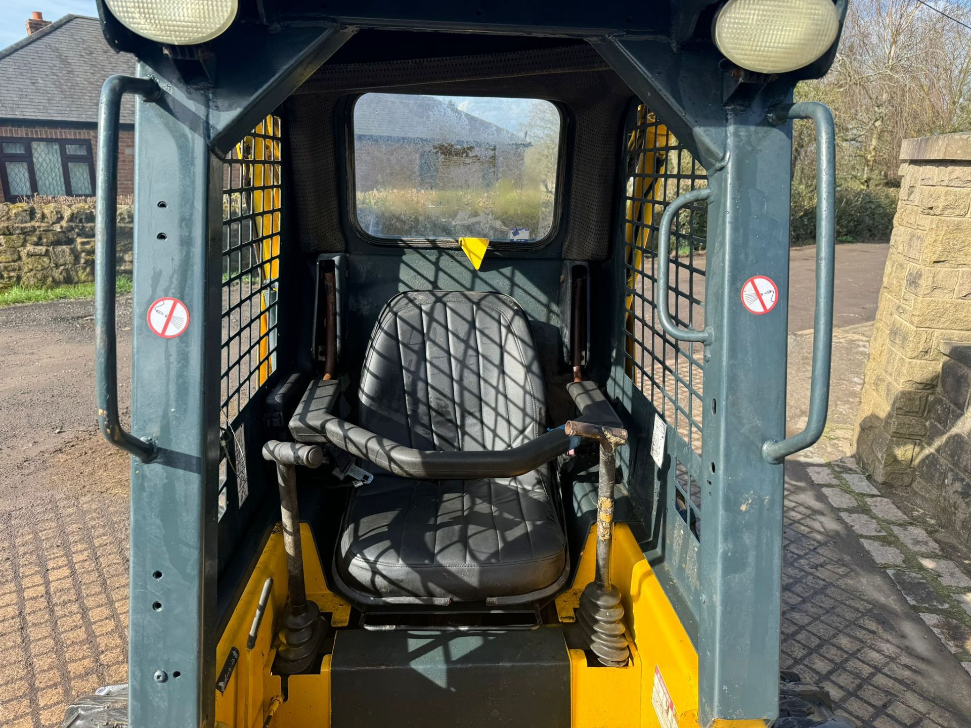 GEHL 4240 SKIDSTEER LOADER *PLUS VAT* - Image 11 of 15