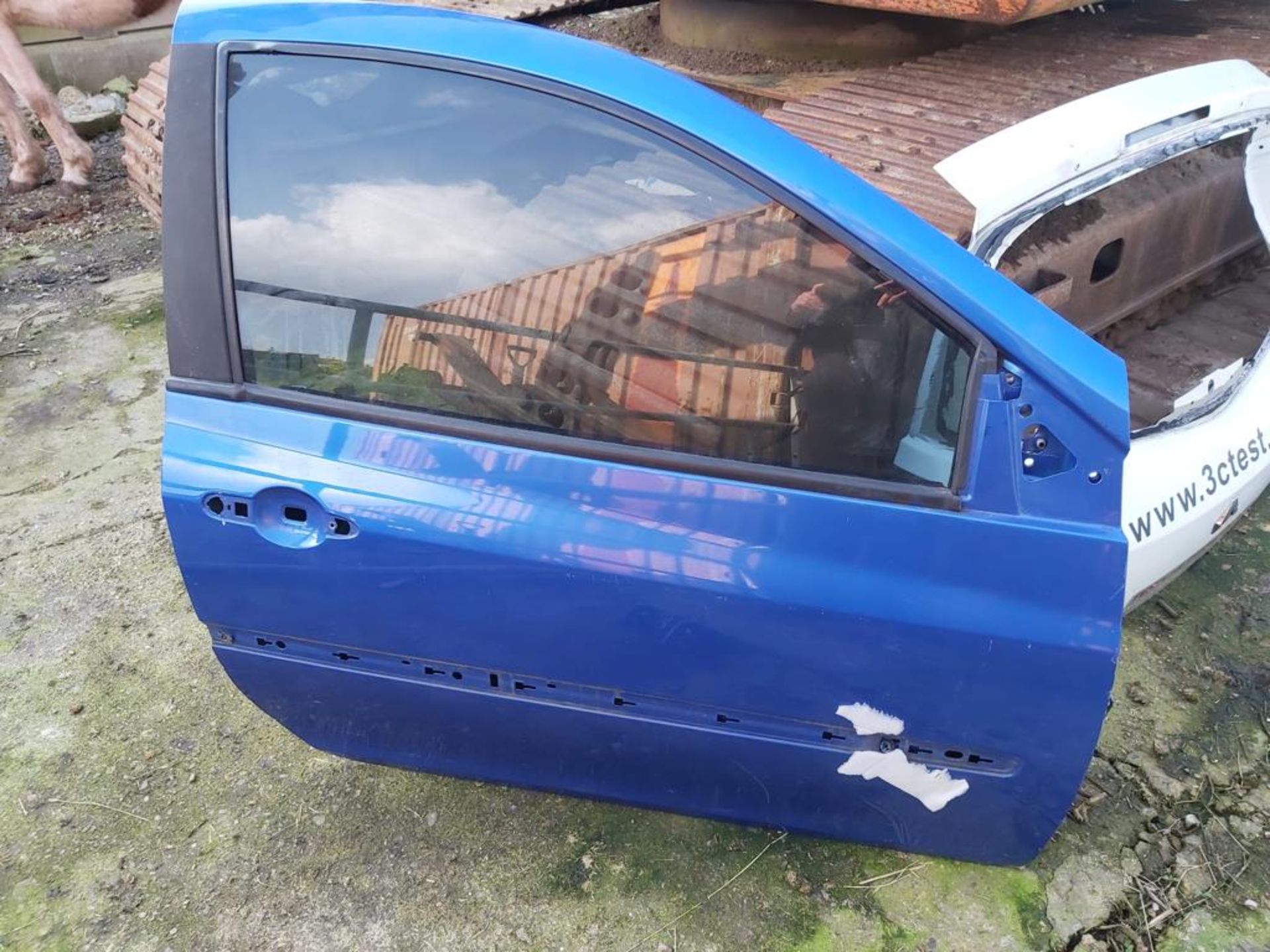 Clio cup parts - mainly fibreglass /plastic wings doors glass etc *NO VAT* - Image 6 of 13