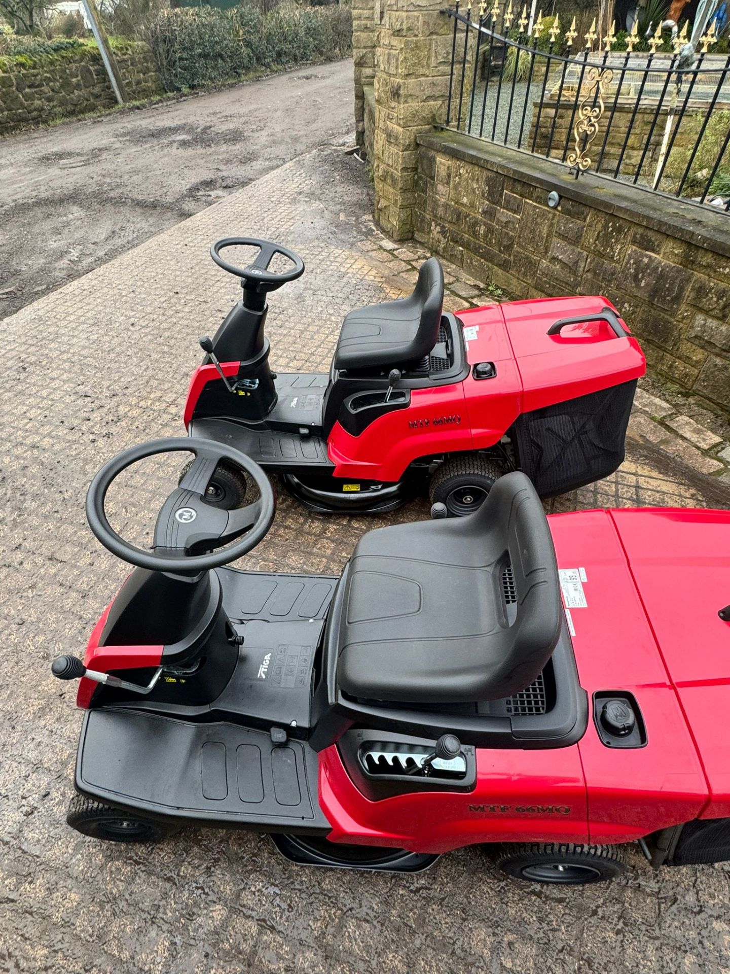 NEW/UNUSED MOUNTFIELD MTF 66 MQ RIDE ON MOWER WITH REAR COLLECTOR *PLUS VAT* - Image 7 of 11