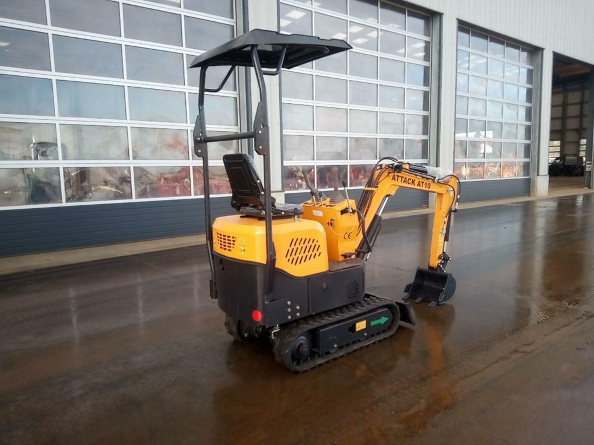 NEW / UNUSED PIPED MINI DIGGER / MICRO DIGGER, RUBBER TRACKS, BLADE, PIPED FOR BREAKER *PLUS VAT* - Image 6 of 9