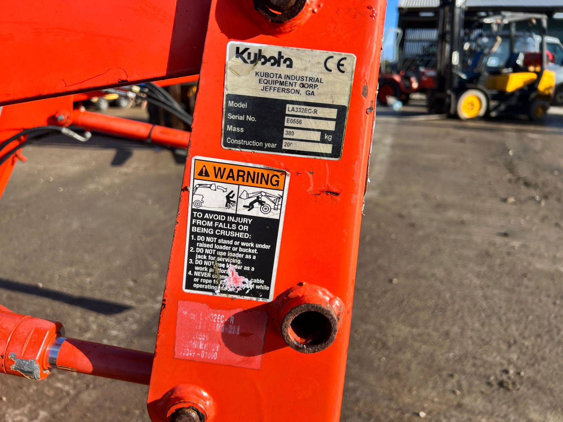 Kubota LA322 Front Loader With Bucket - Great Condition *NO VAT* - Image 9 of 13