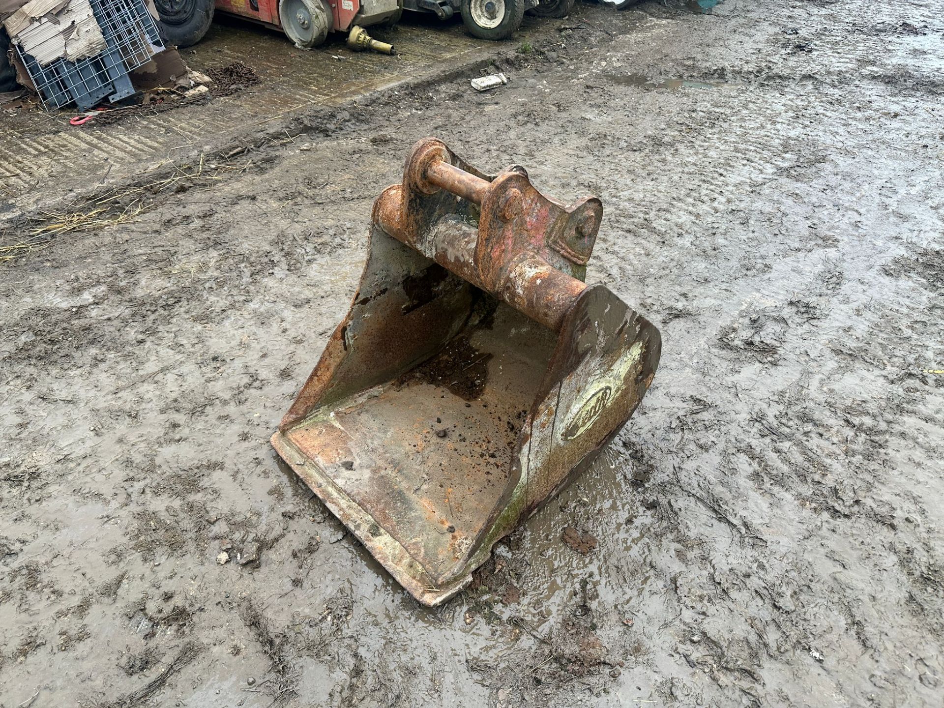 GEITH 45MM DIGGING BUCKET - NO RESERVE *PLUS VAT* - Image 2 of 7