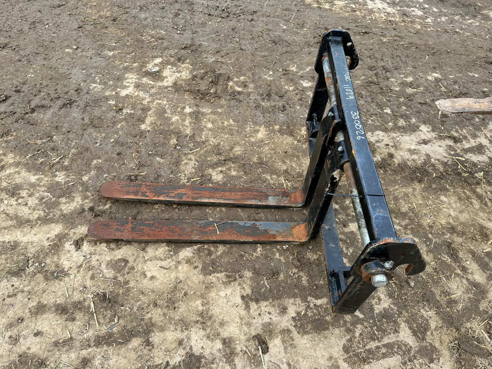 Pallet Forks With Frame *PLUS VAT* - Image 8 of 9