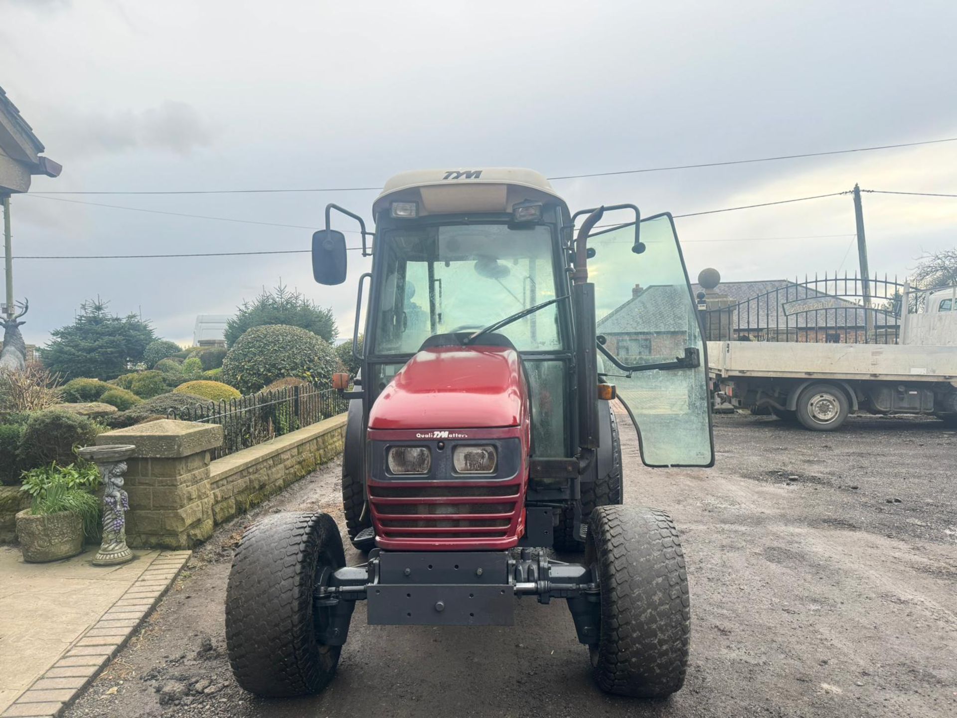 TYM T431 43HP 4WD MID SIZE TRACTOR *PLUS VAT* - Image 5 of 20