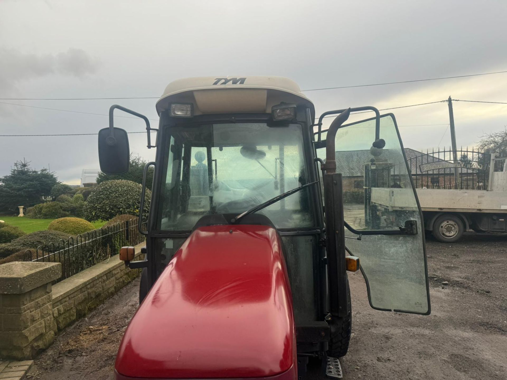 TYM T431 43HP 4WD MID SIZE TRACTOR *PLUS VAT* - Image 6 of 20