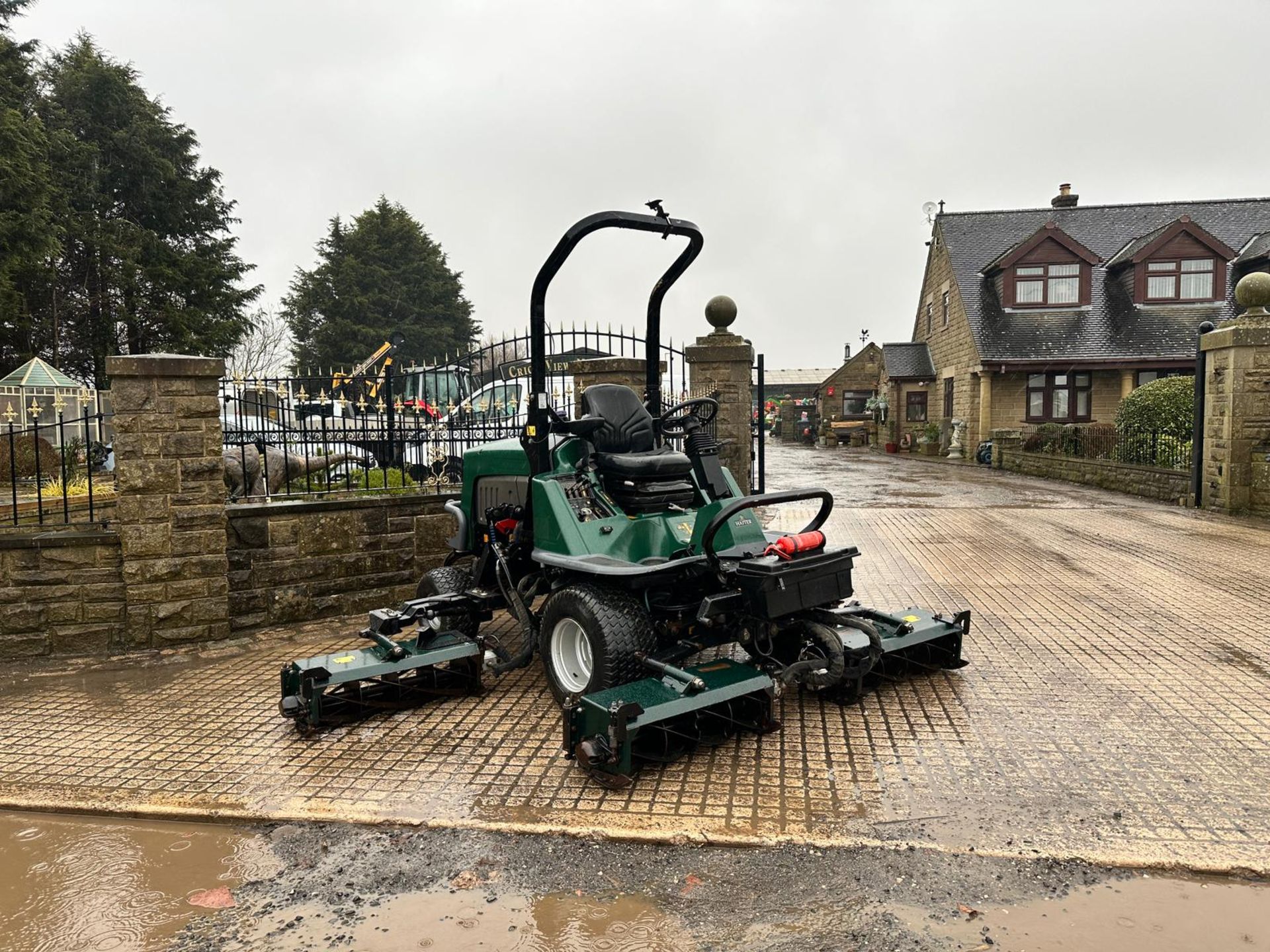 2009 HAYTER T424 4WD 5 GANG RIDE ON CYLINDER MOWER *PLUS VAT* - Bild 3 aus 19