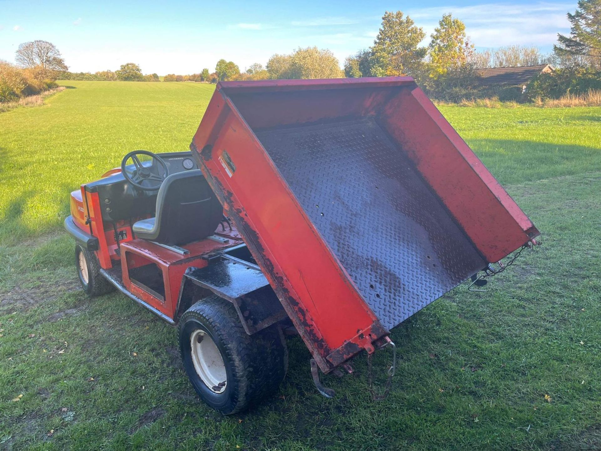 JACOBSEN SV2322 UTILITY VEHICLE - RUNS DRIVES AND TIPS *PLUS VAT* - Image 8 of 14