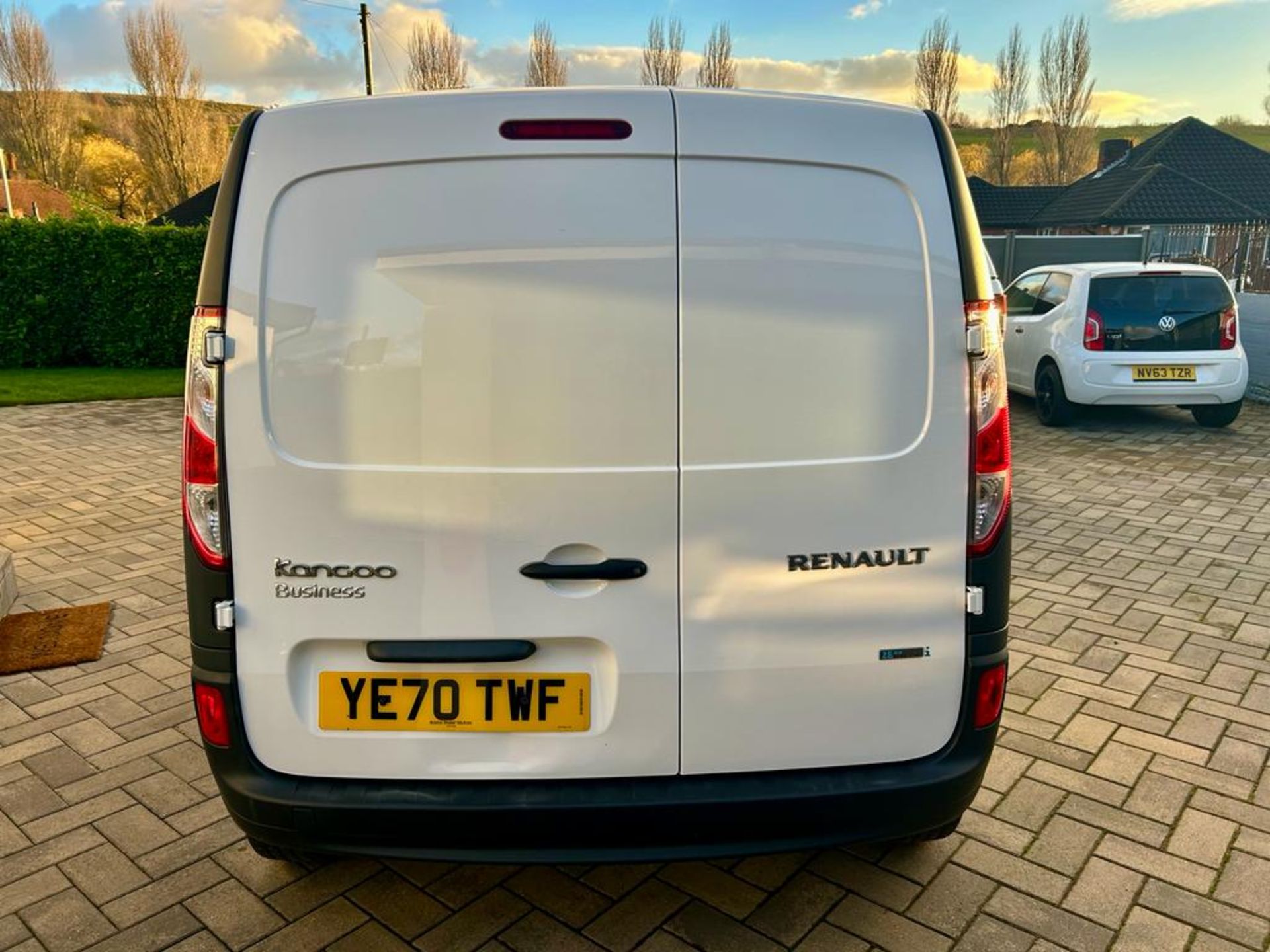 2020 RENAULT KANGOO BUSINESS ML20 I ZE 33 WHITE ELECTRIC PANEL VAN *NO VAT* - Image 5 of 16