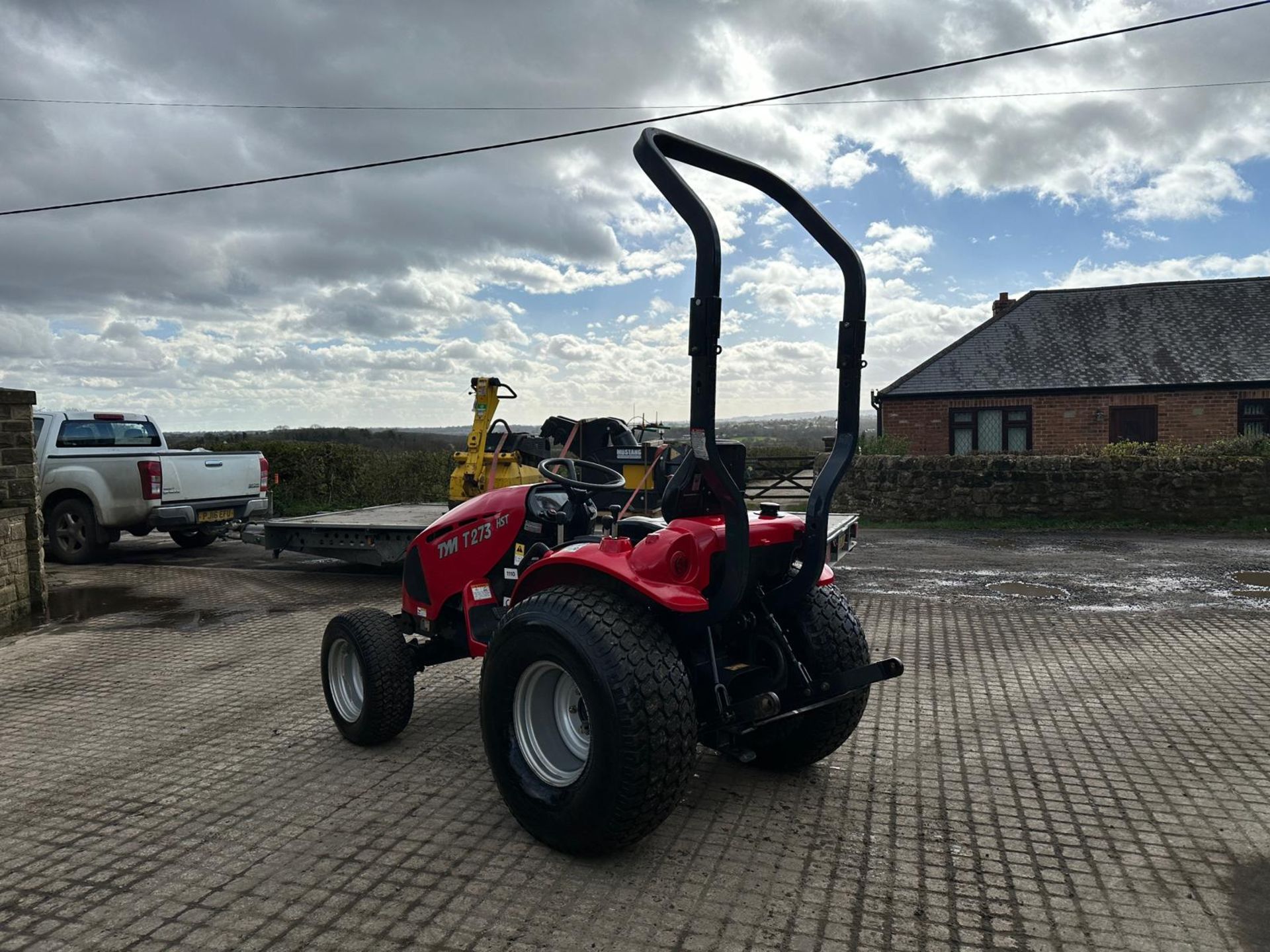 TYM T273 27HP 4WD COMPACT TRACTOR *PLUS VAT* - Image 3 of 14