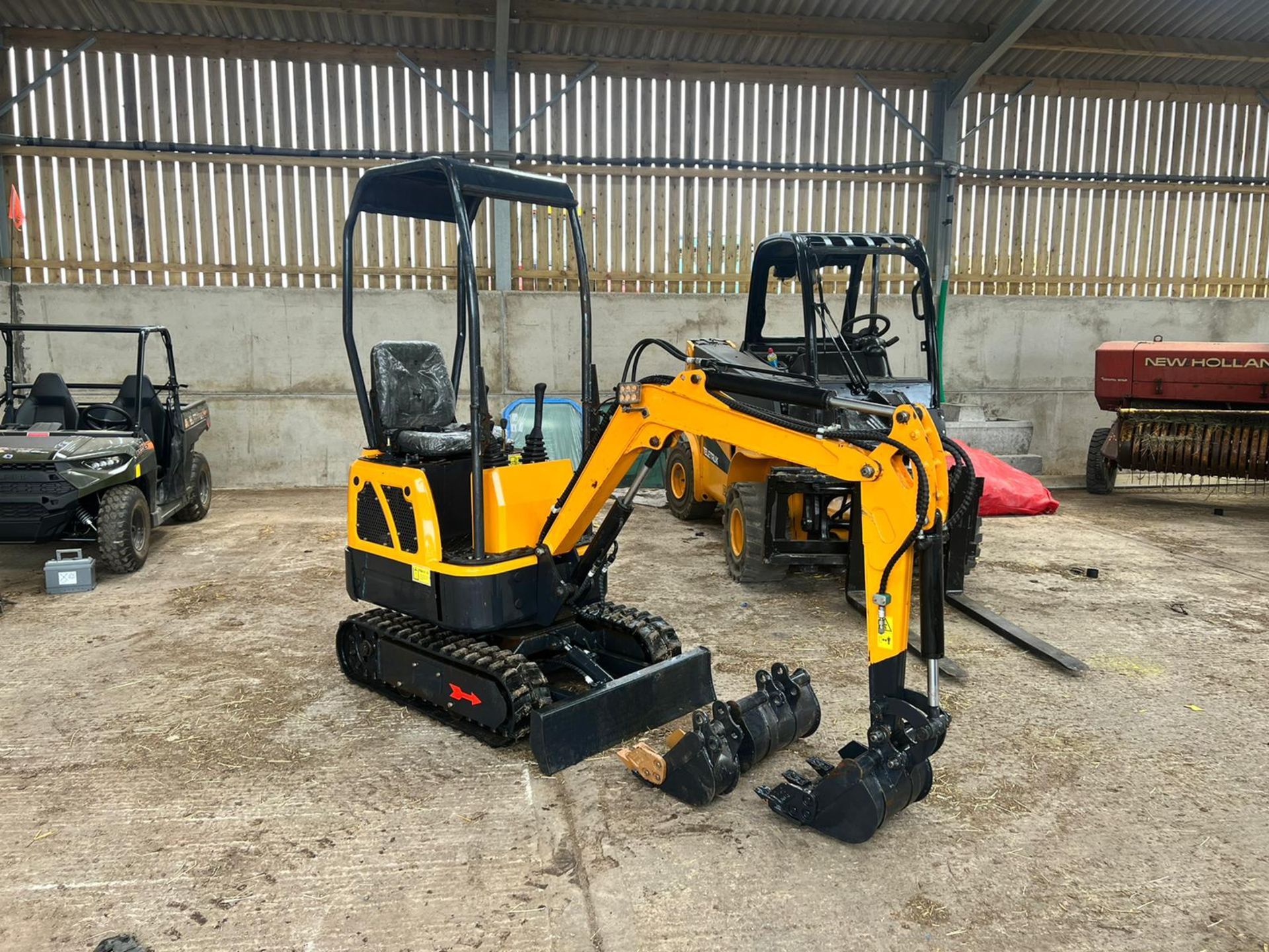 UNUSED LM10 1 TON MINI DIGGER - READY FOR WORK / READY TO GO! *PLUS VAT*