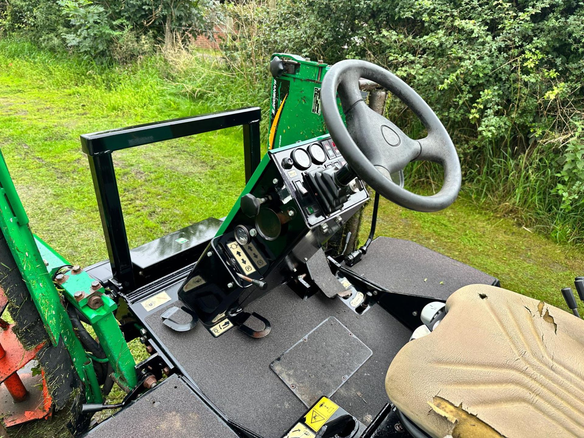 2010 RANSOMES PARKWAY 2250 PLUS 4WD 3 GANG CYLINDER MOWER *PLUS VAT* - Image 8 of 19