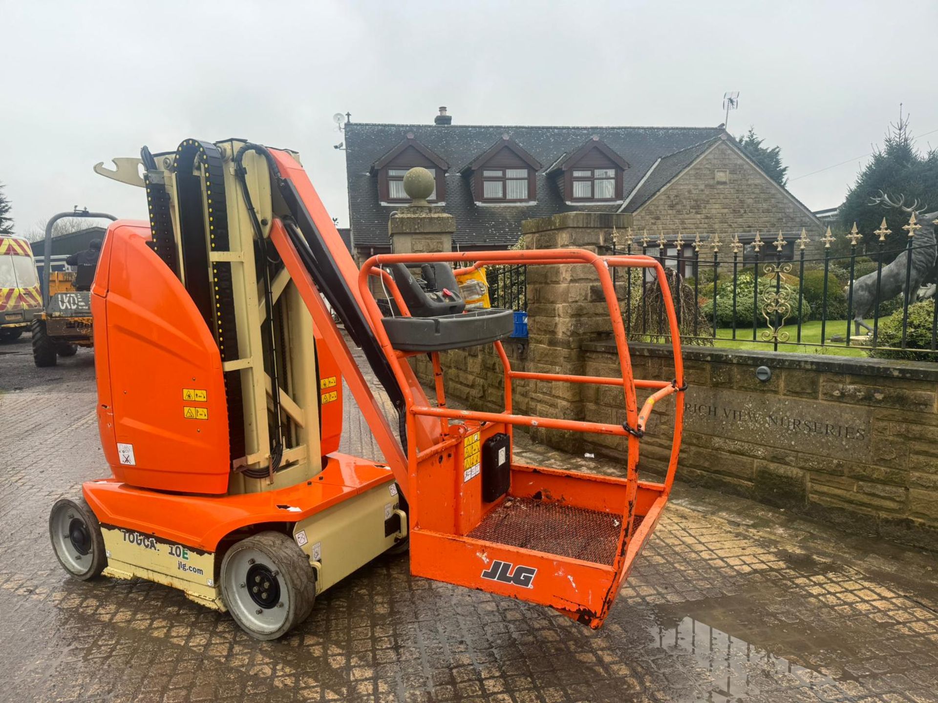 2013 JLG TOUCAN 10E ELECTRIC VERTICAL MAST BOOM LIFT *PLUS VAT*