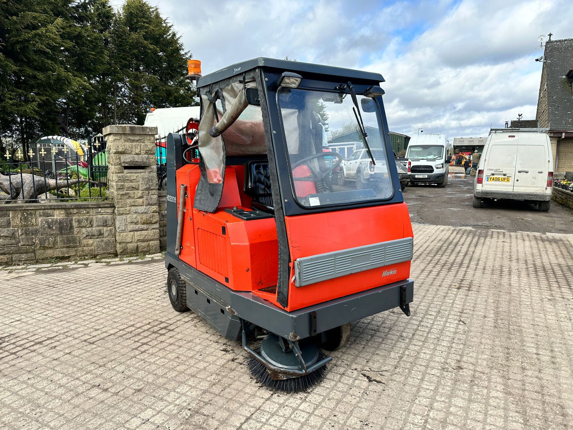 2007 HAKO JONAS 1450V RIDE ON SWEEPER *PLUS VAT*