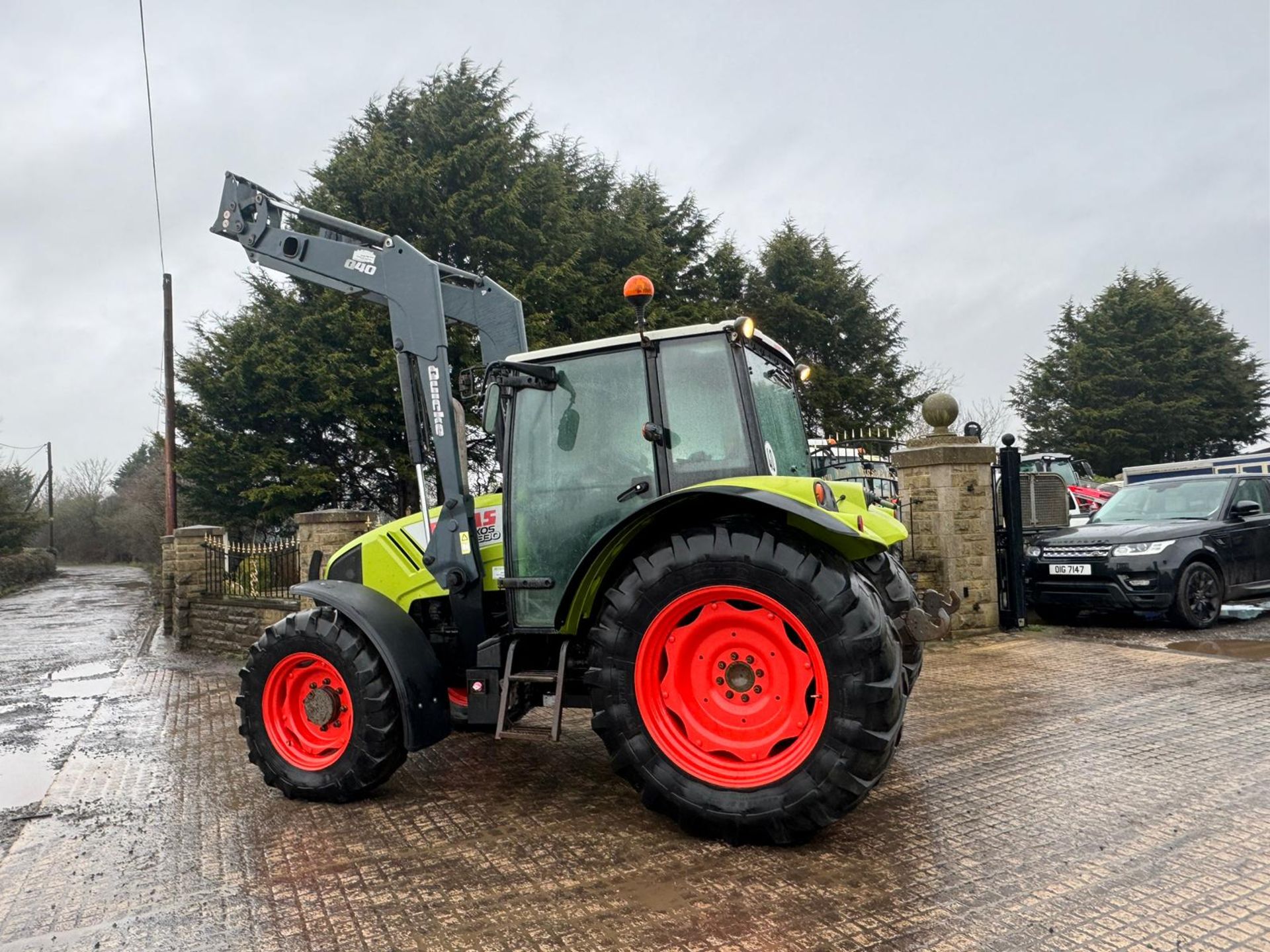 2010 CLASS AXIOS 330CX 92HP PREMIUM TRACTOR WITH QUICKE Q40 FRONT LOADER *PLUS VAT* - Bild 10 aus 28