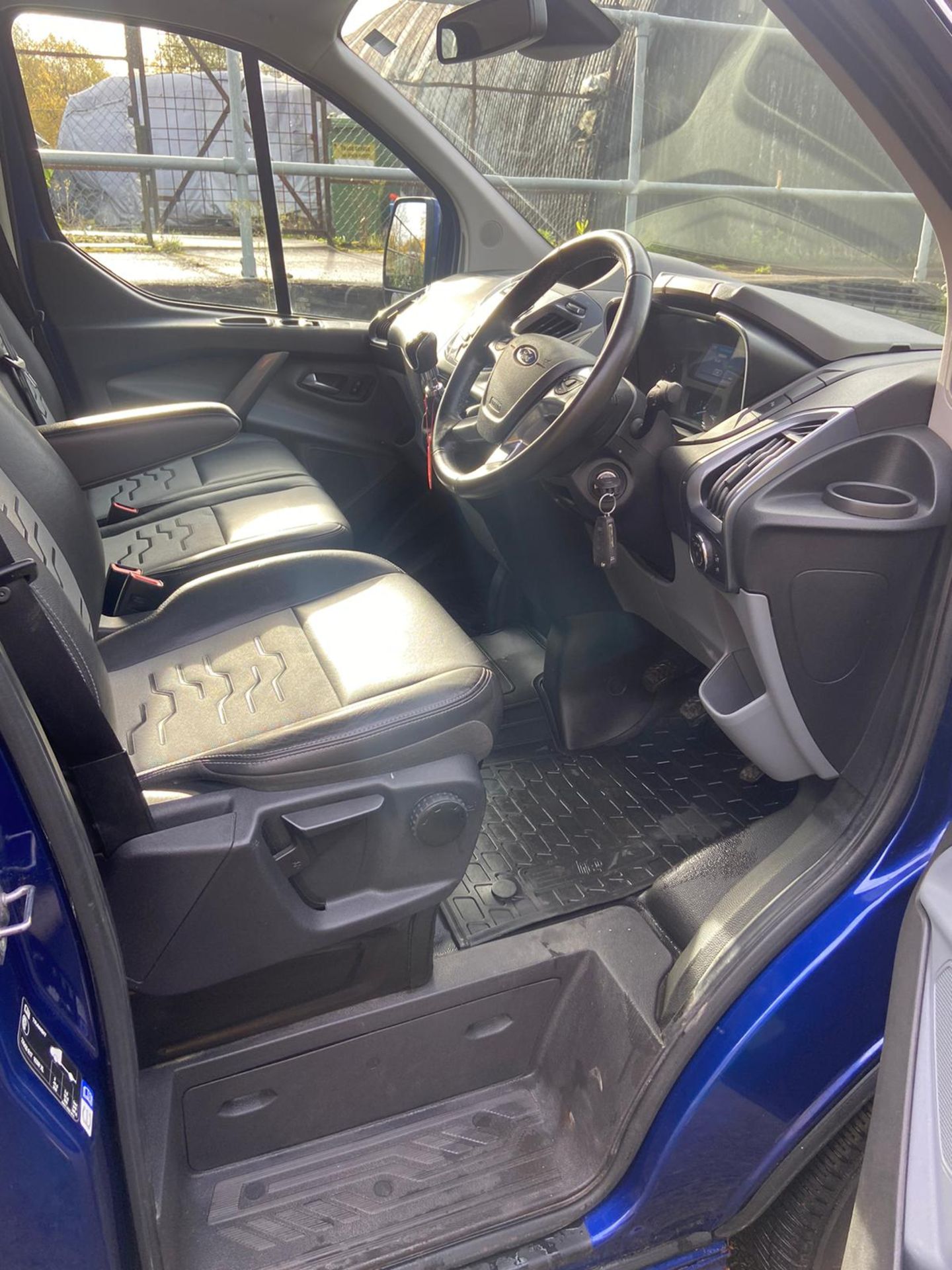 2018/67 REG FORD TRANSIT CUSTOM 290 LIMITED 2.0 DIESEL MANUAL BLUE PANEL VAN *NO VAT* - Image 5 of 8