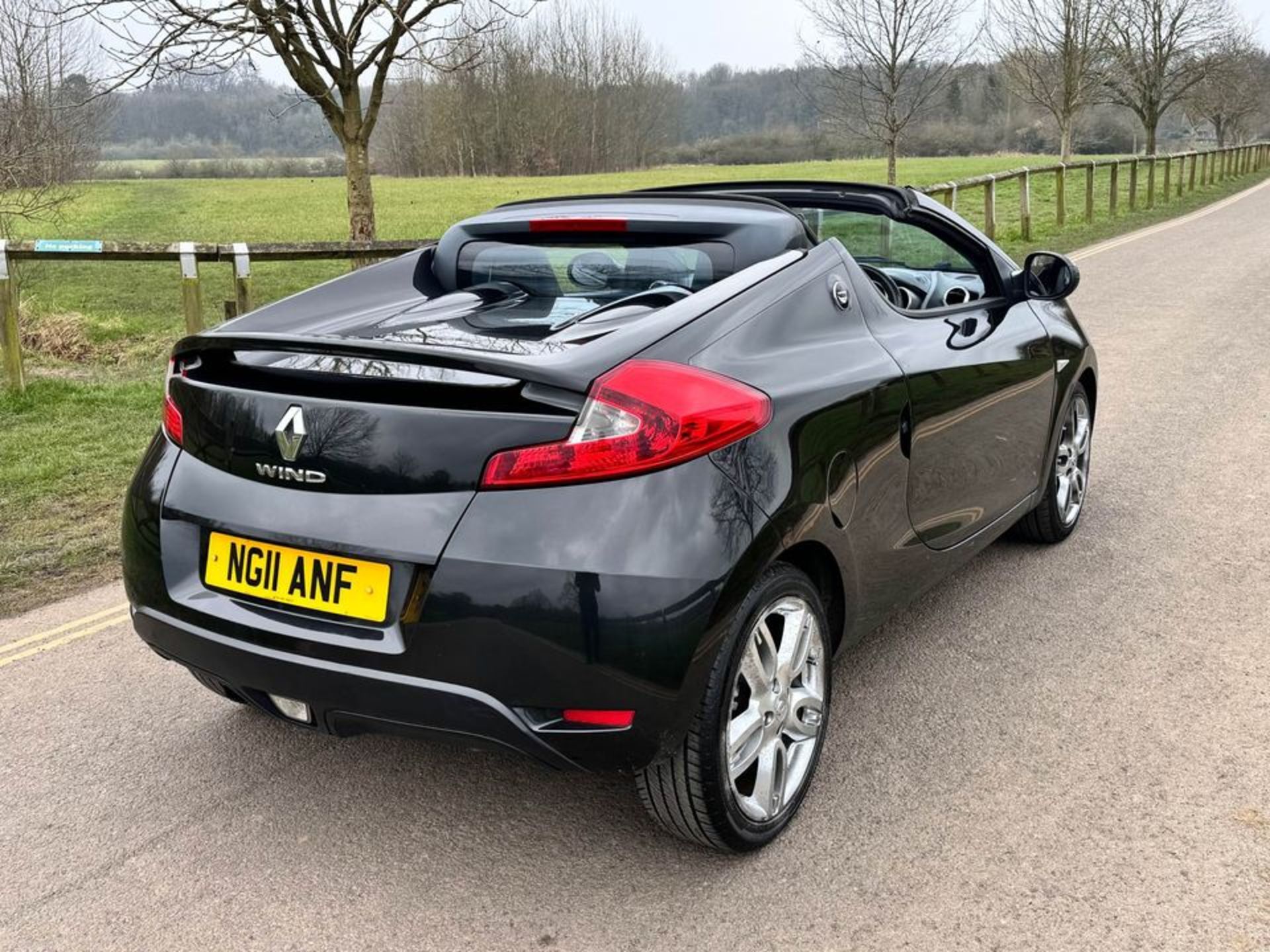 2011 RENAULT WIND ROADSTER GT LINE TCE BLACK CONVERTIBLE *NO VAT* - Image 10 of 13