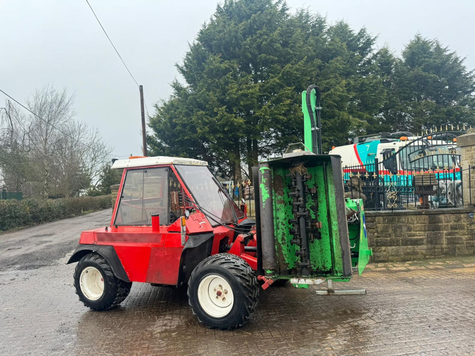 AEBI TERRATRAC TT80 4WD BANK/SLOPE TRACTOR WITH 2017 FRONTONI ELITE 450 HEDGE CUTTER *NO VAT* - Image 8 of 17