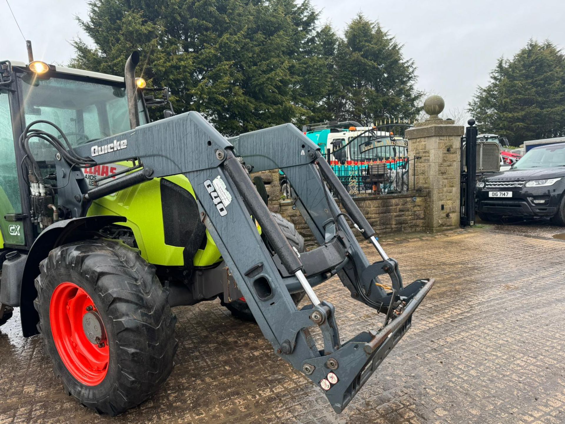 2010 CLASS AXIOS 330CX 92HP PREMIUM TRACTOR WITH QUICKE Q40 FRONT LOADER *PLUS VAT* - Bild 6 aus 28