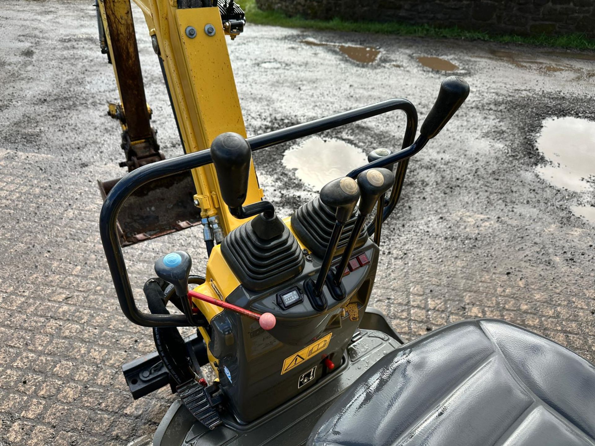 2017 YANMAR SV08 MINI EXCAVATOR *PLUS VAT* - Image 17 of 20