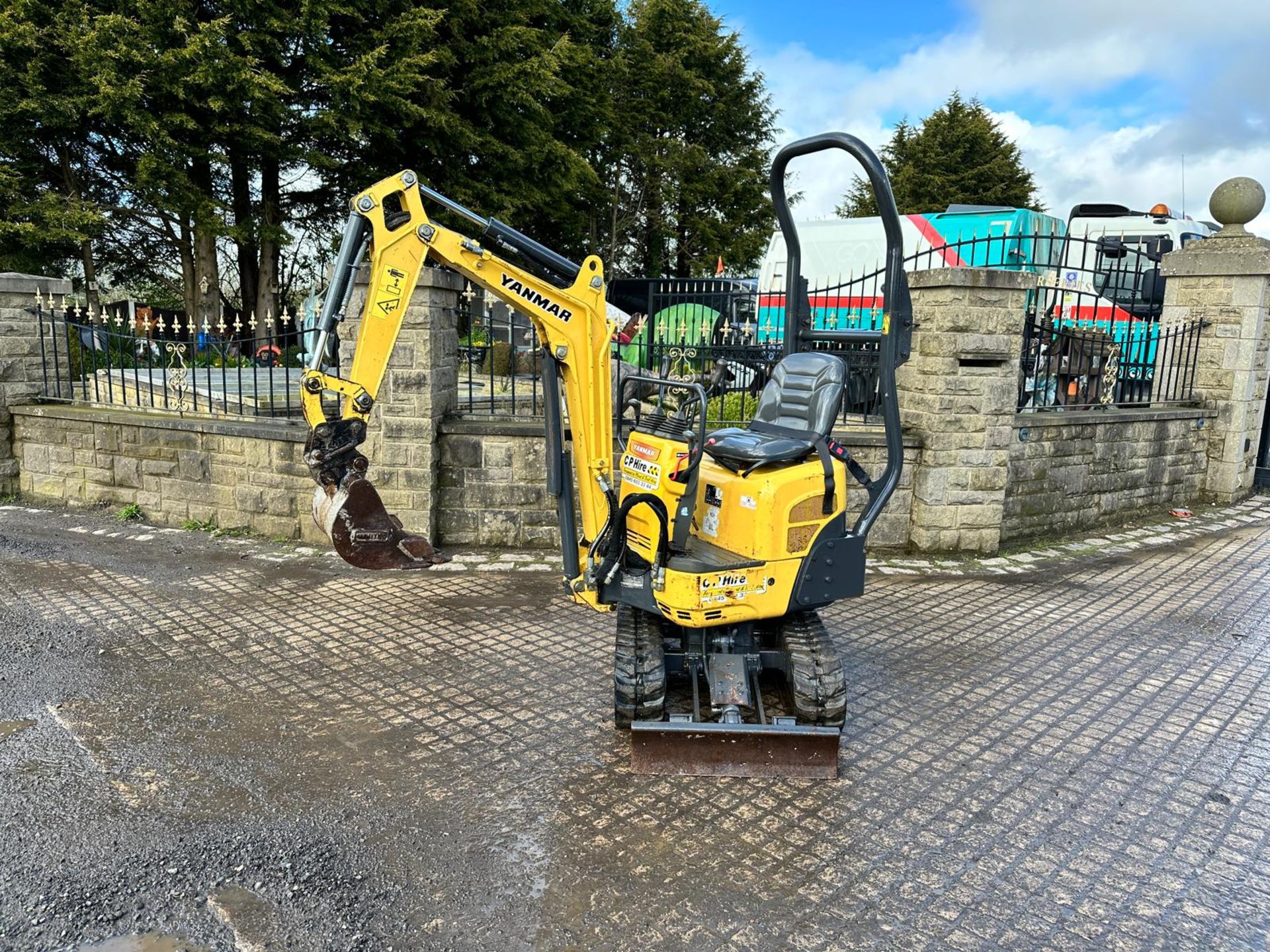 2017 YANMAR SV08 MINI EXCAVATOR *PLUS VAT* - Image 2 of 20