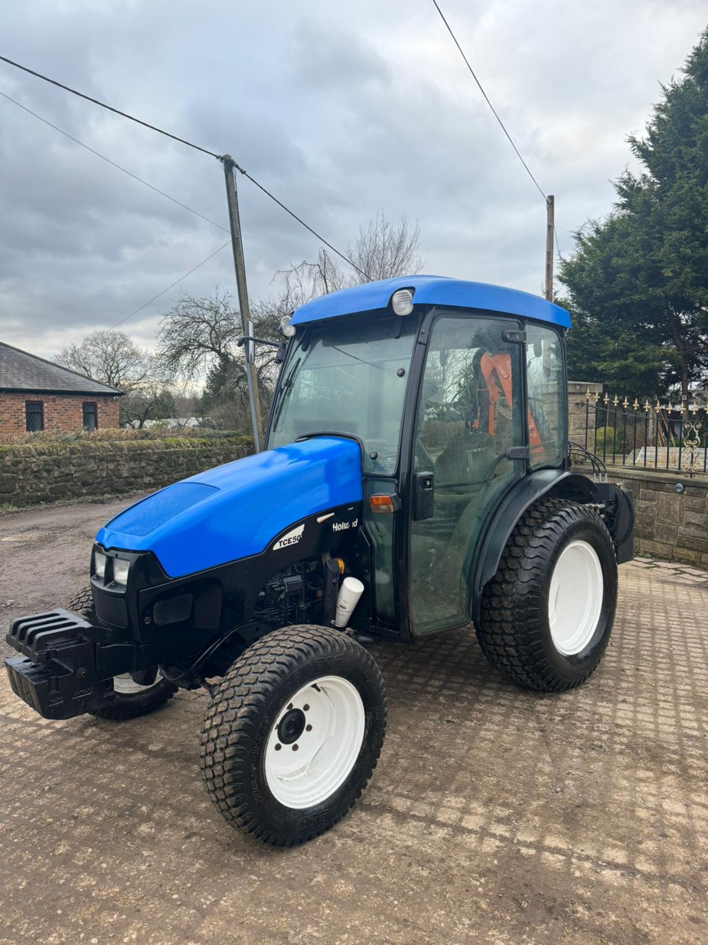 NEW HOLLAND TCE50 COMPACT TRACTOR WITH HEDGE CUTTER 50 HP TRACTOR *PLUS VAT* - Image 8 of 26